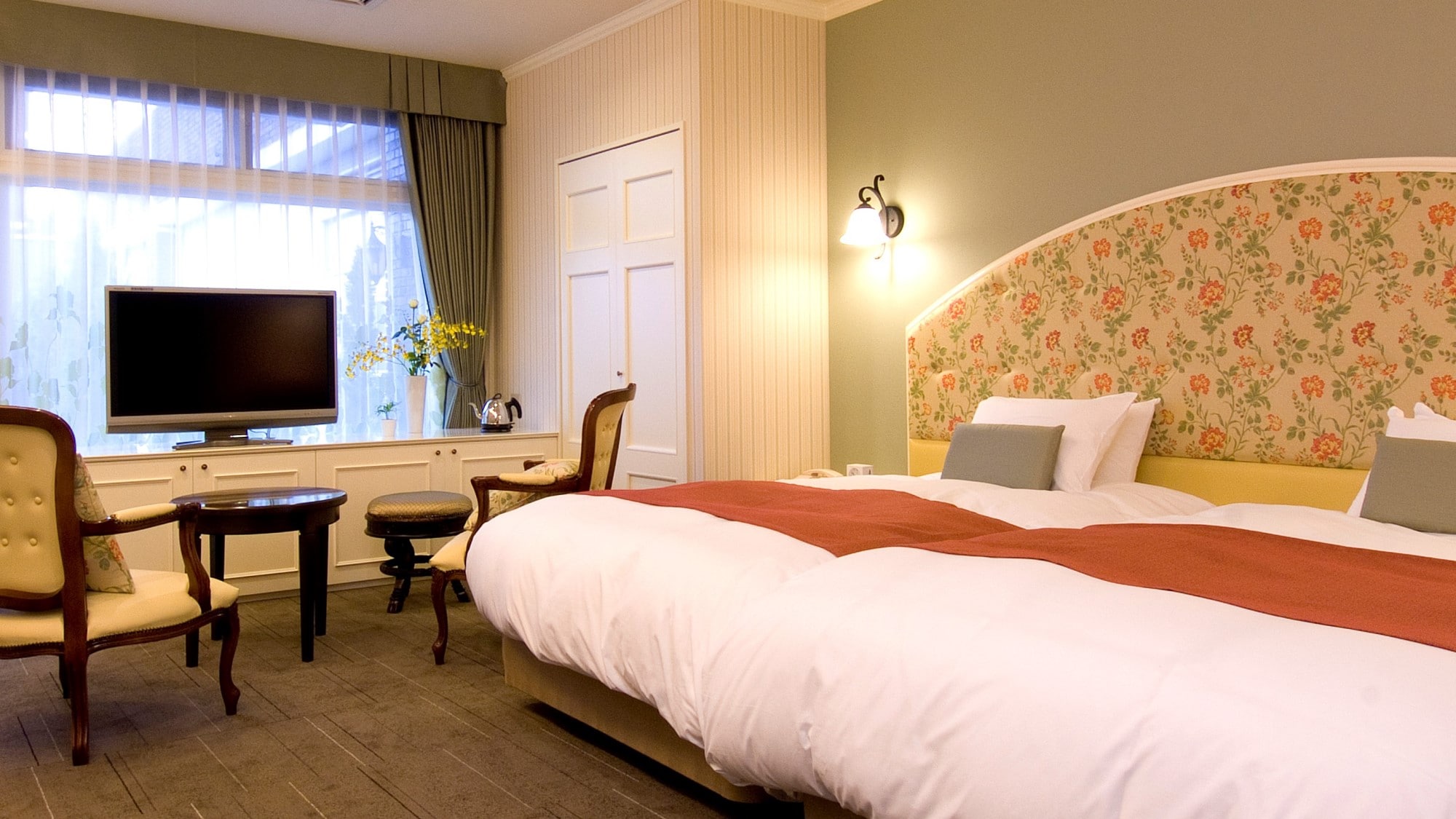 [Royal Garden Court] Suite example