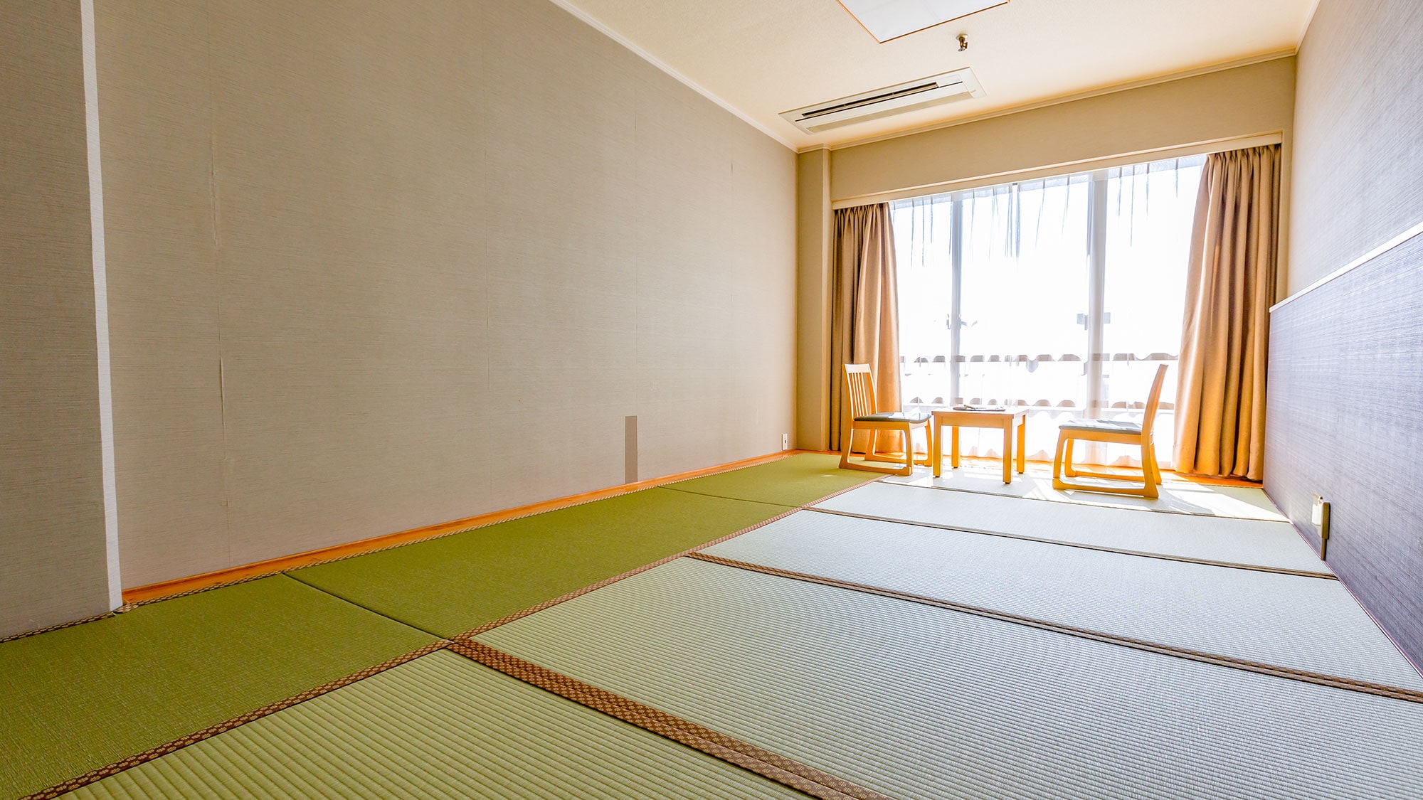 Phòng Superior kiểu Nhật có 9 phòng tắm trong nhà trải chiếu tatami (phía thành phố)