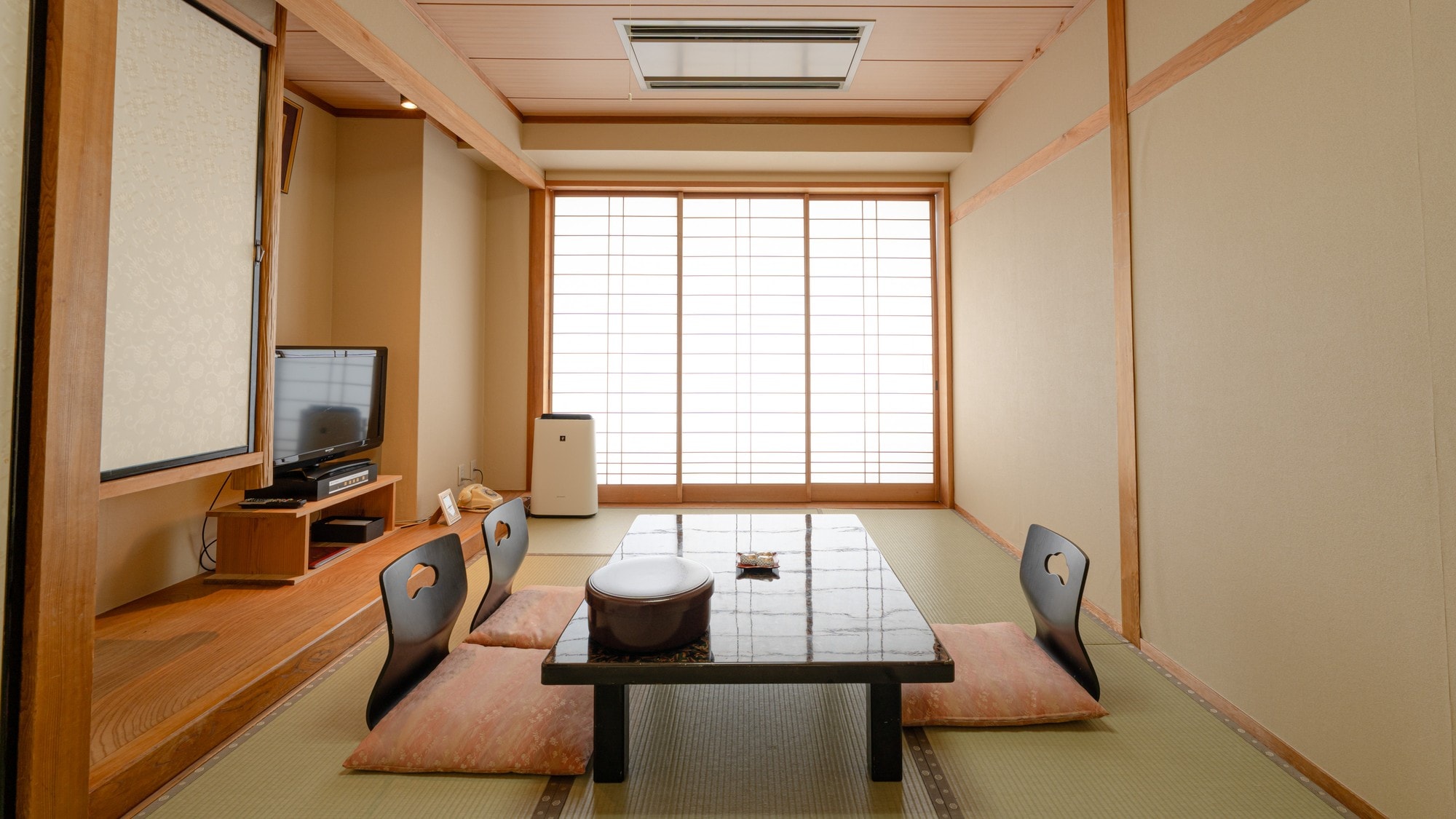 [新建築]