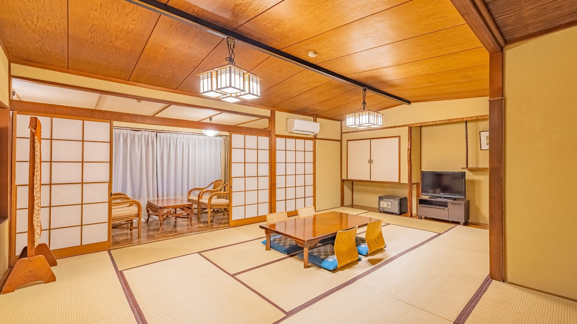General large Japanese-style room (with indoor bath) (example)