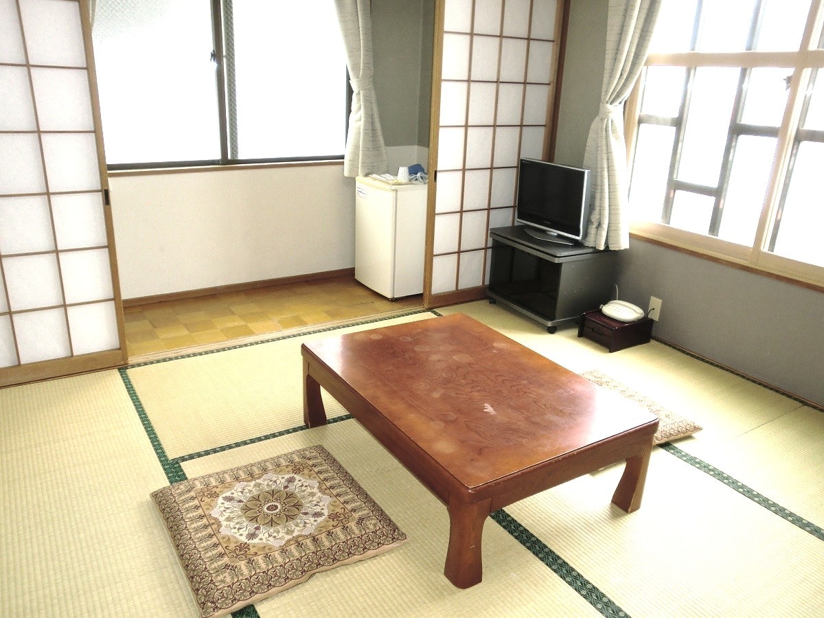 Japanese-style room