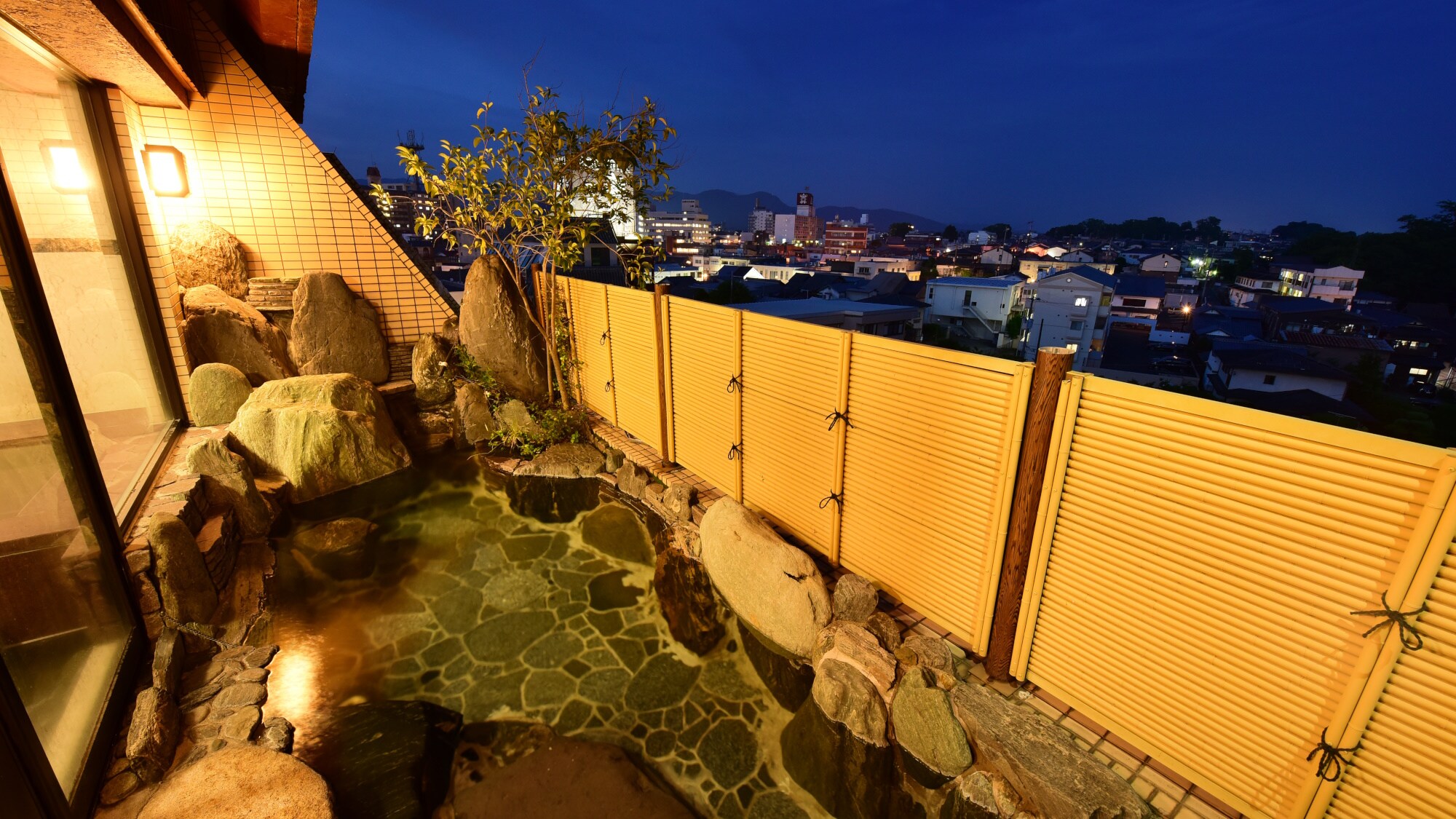 [Special room] Relax with a private open-air rock bath