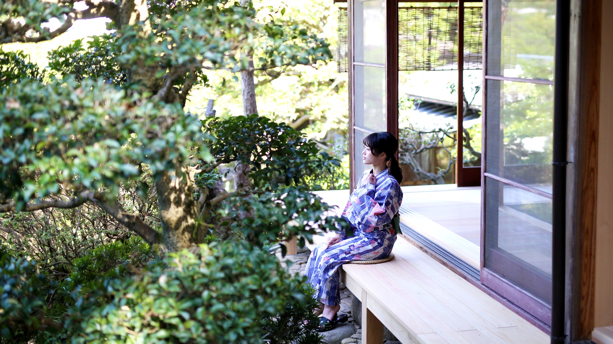 位於別墅“Aioi”的山丘上，全景日式花園展開