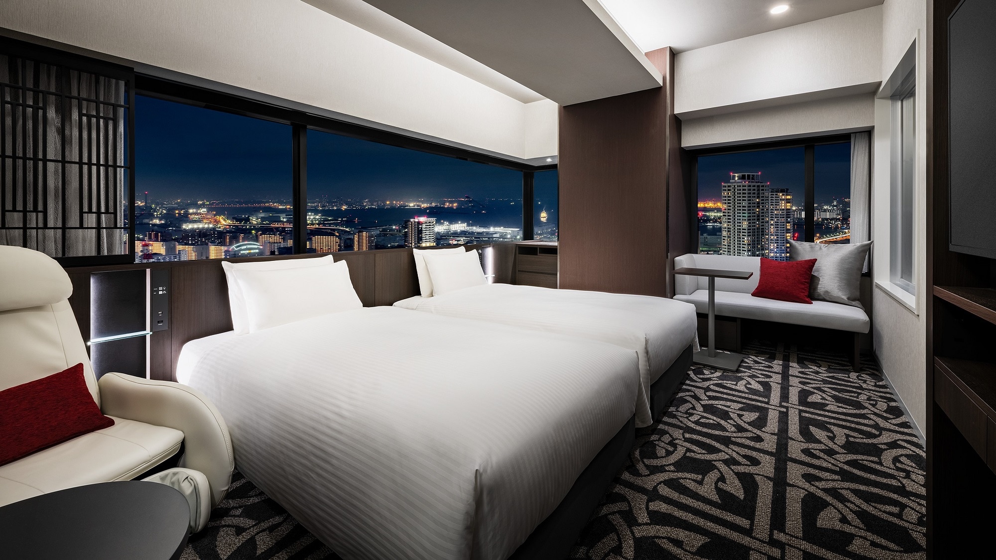 Ocean-facing twin room (corner room) [non-smoking] - 26.0 square meters -