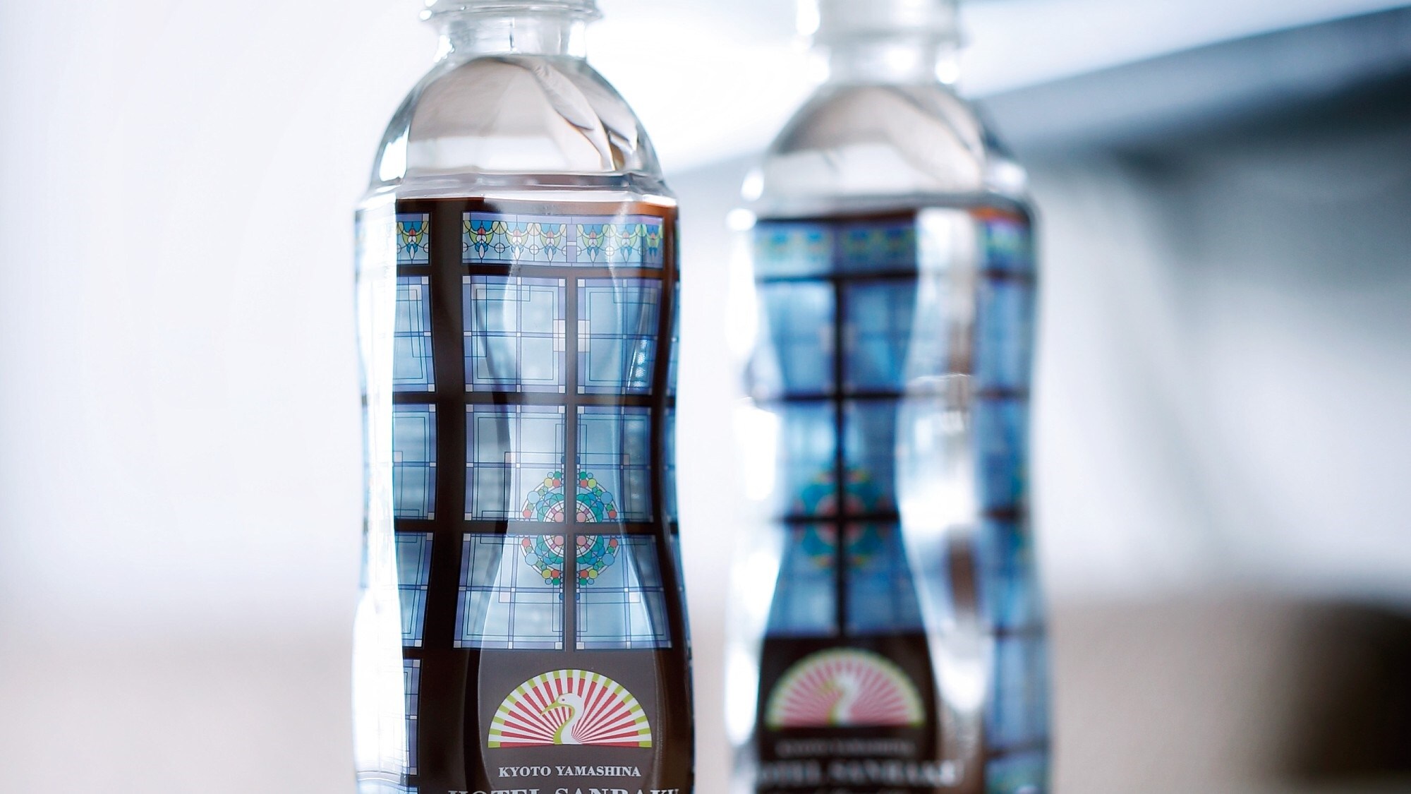  【】PET bottled drinking water is available in all guest rooms.