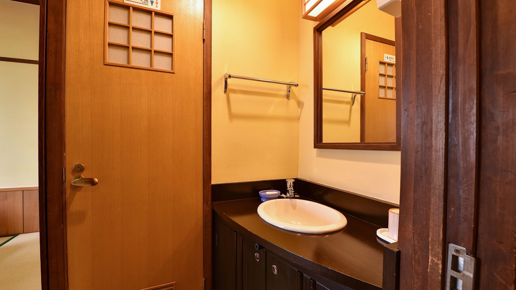 * [Japanese-style room 6 tatami mats (mountain side)] Washroom