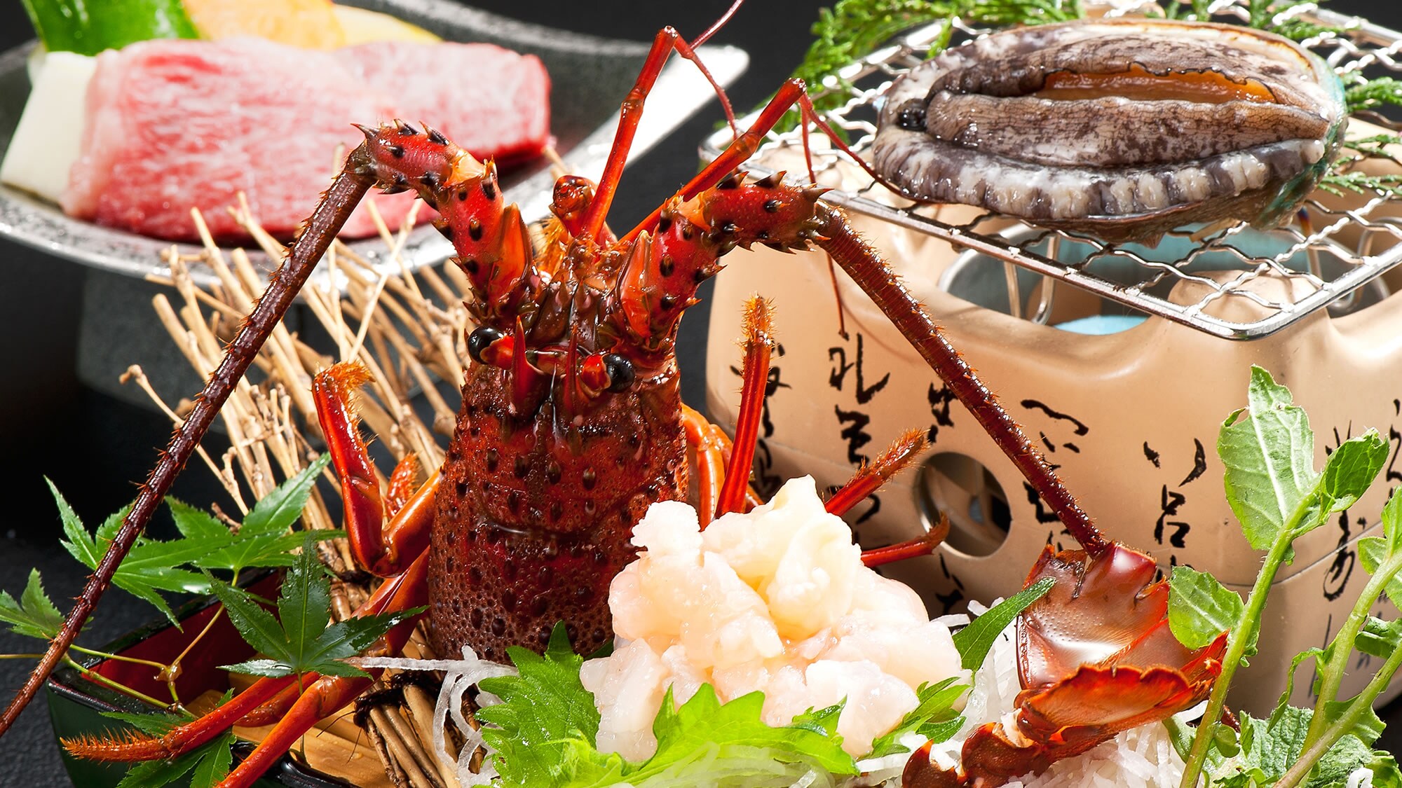 Inn recommended DX! Spiny lobster sashimi, abalone dance grilled, with special Wagyu beef