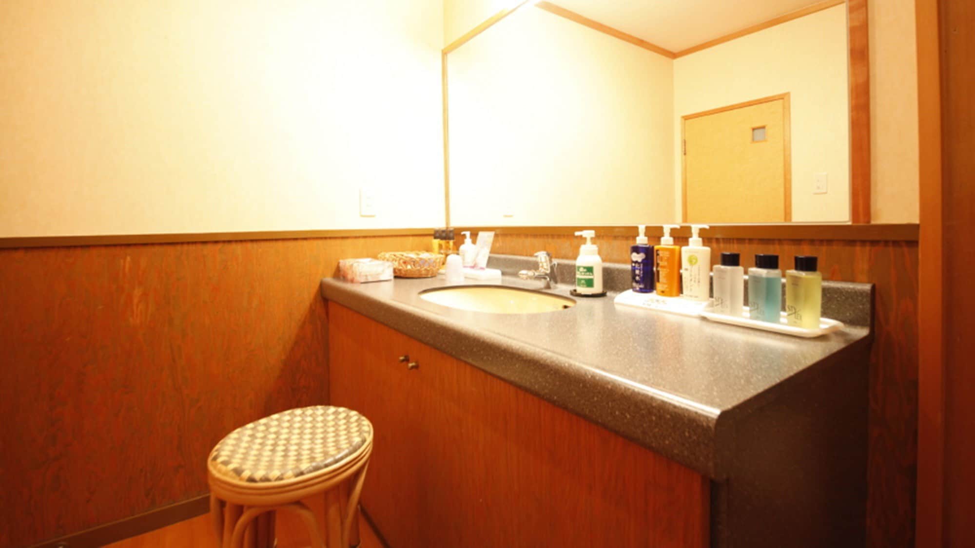 [Modern Japanese-style room] Washing area *Example
