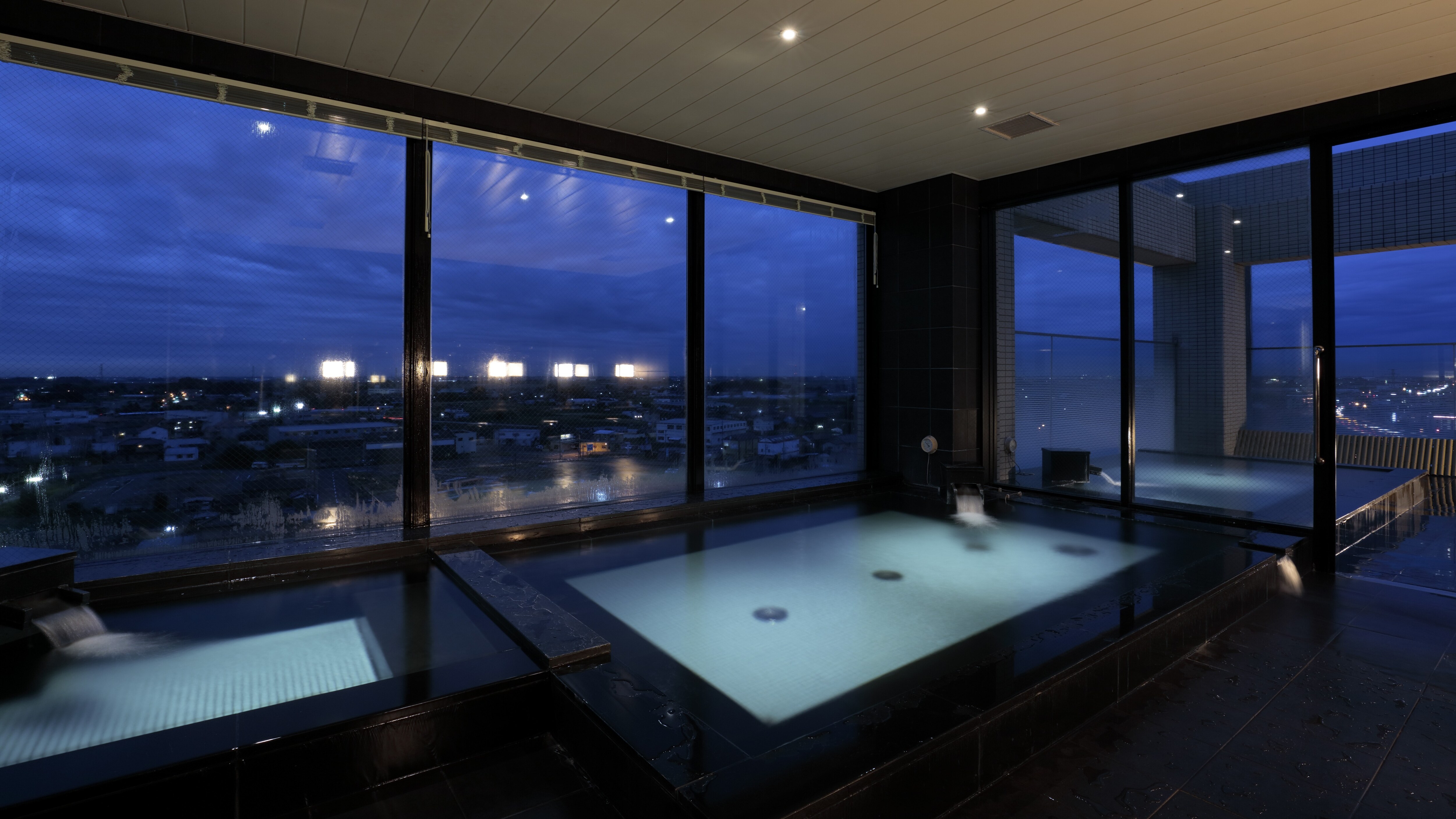 SkySpa Indoor Bath (Pria/Malam)