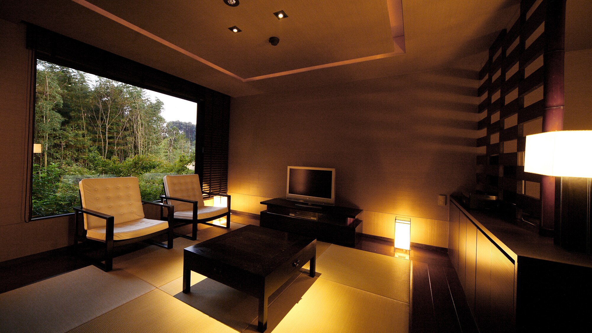 [Oriental Modern-215-] ≪Gensen Uchiyu≫
