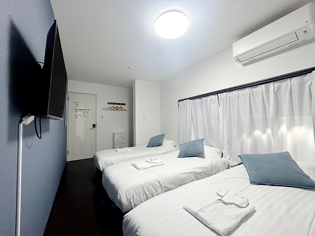 ・[209 Triple] A user-friendly room with space to store larger luggage.