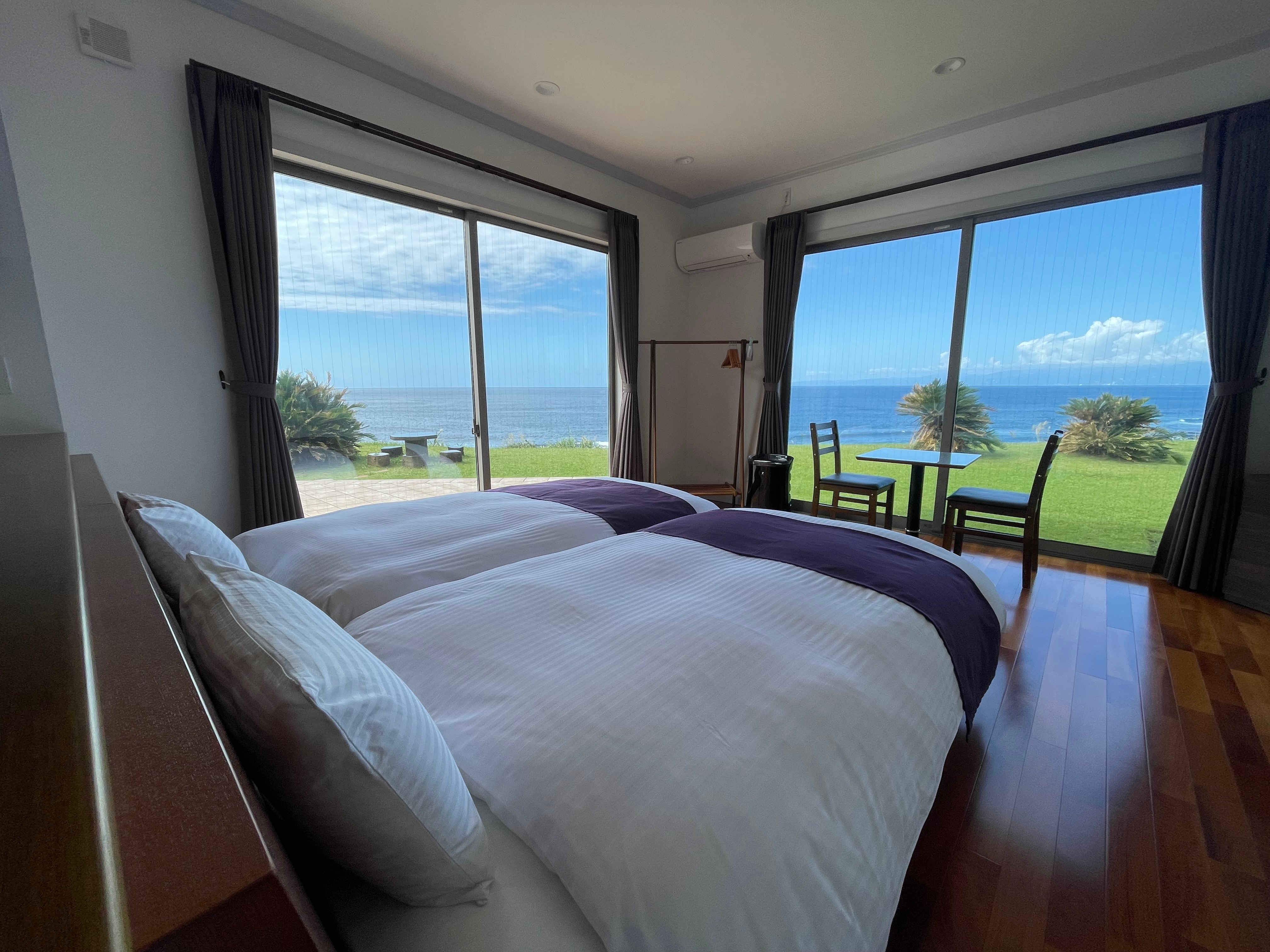 Western-style twin room (extra bed can be added)