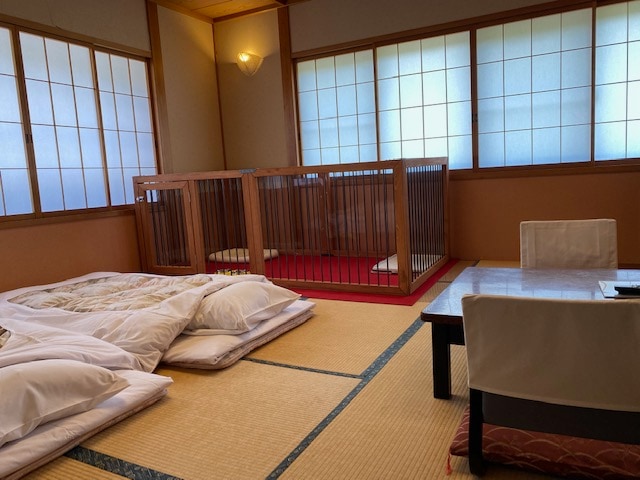 Japanese-style room (2-person room) where you can stay with pets, large dogs allowed