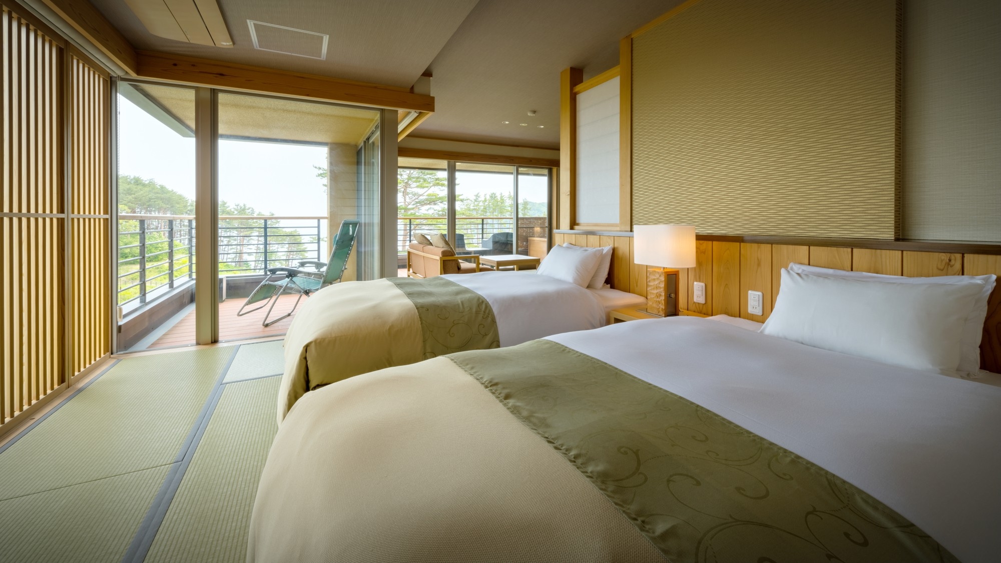 [Jiro's hermitage, 3rd floor] 16 tatami mats, modern Japanese and Western room with open-air bath ◆ Twin beds (semi-double) are available.
