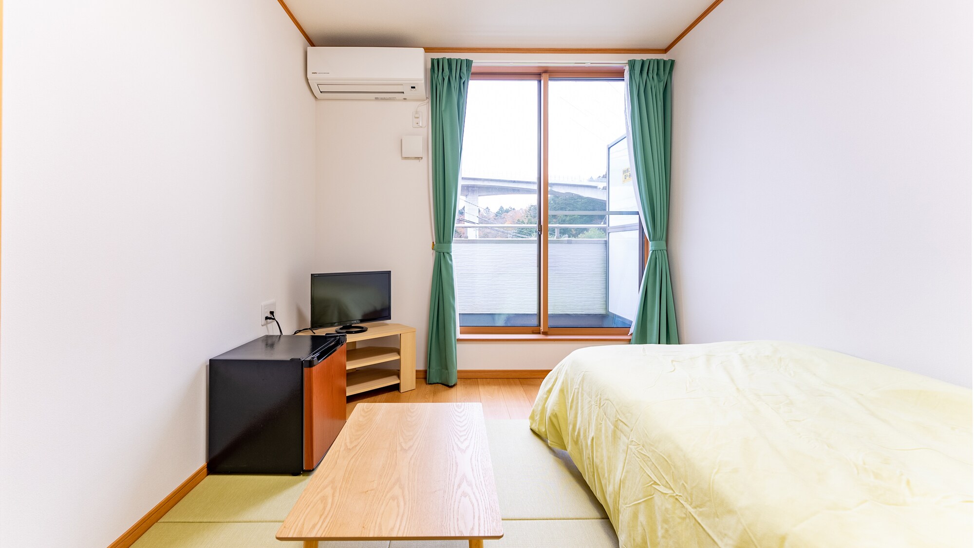 [Non-smoking] Single room (with toilet and shared bathroom)