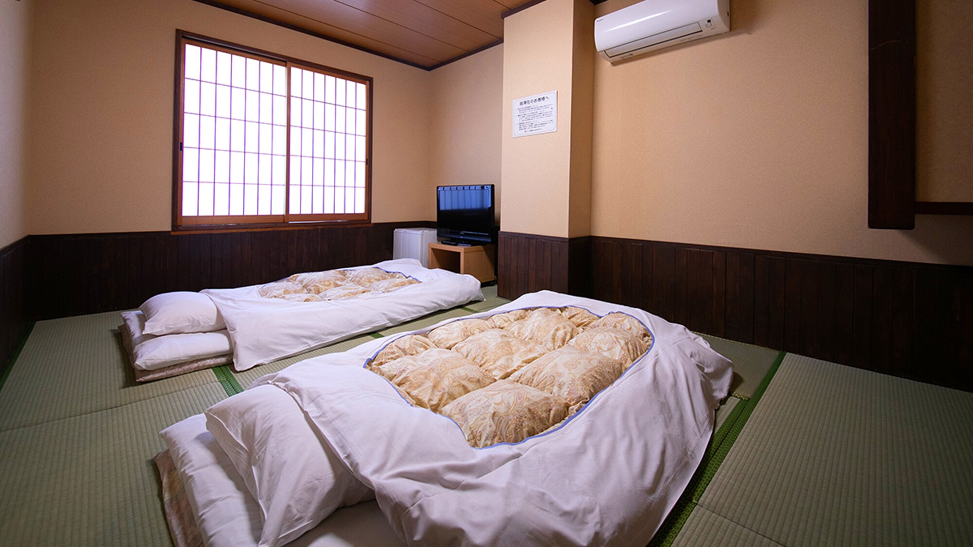 ■ Main building Japanese-style room 6-8 tatami mats ■