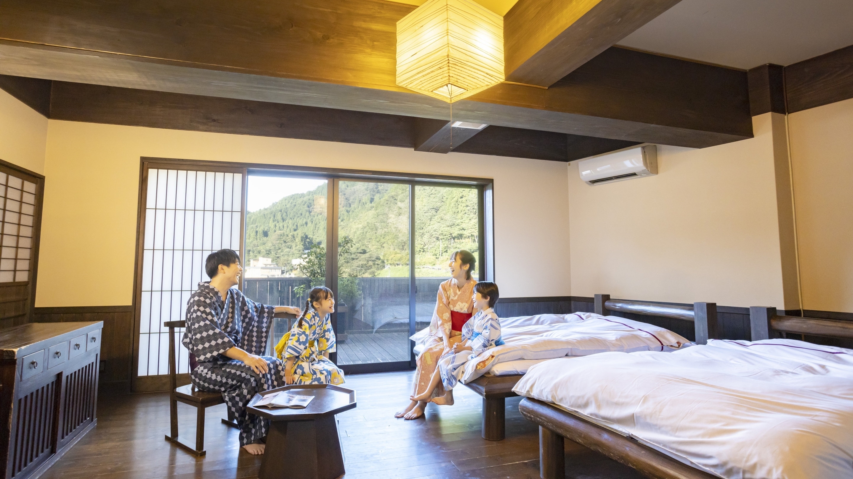 Kamar Twin Suite Jepang-Barat "Tenkuan" dengan Kamar Mandi Panorama