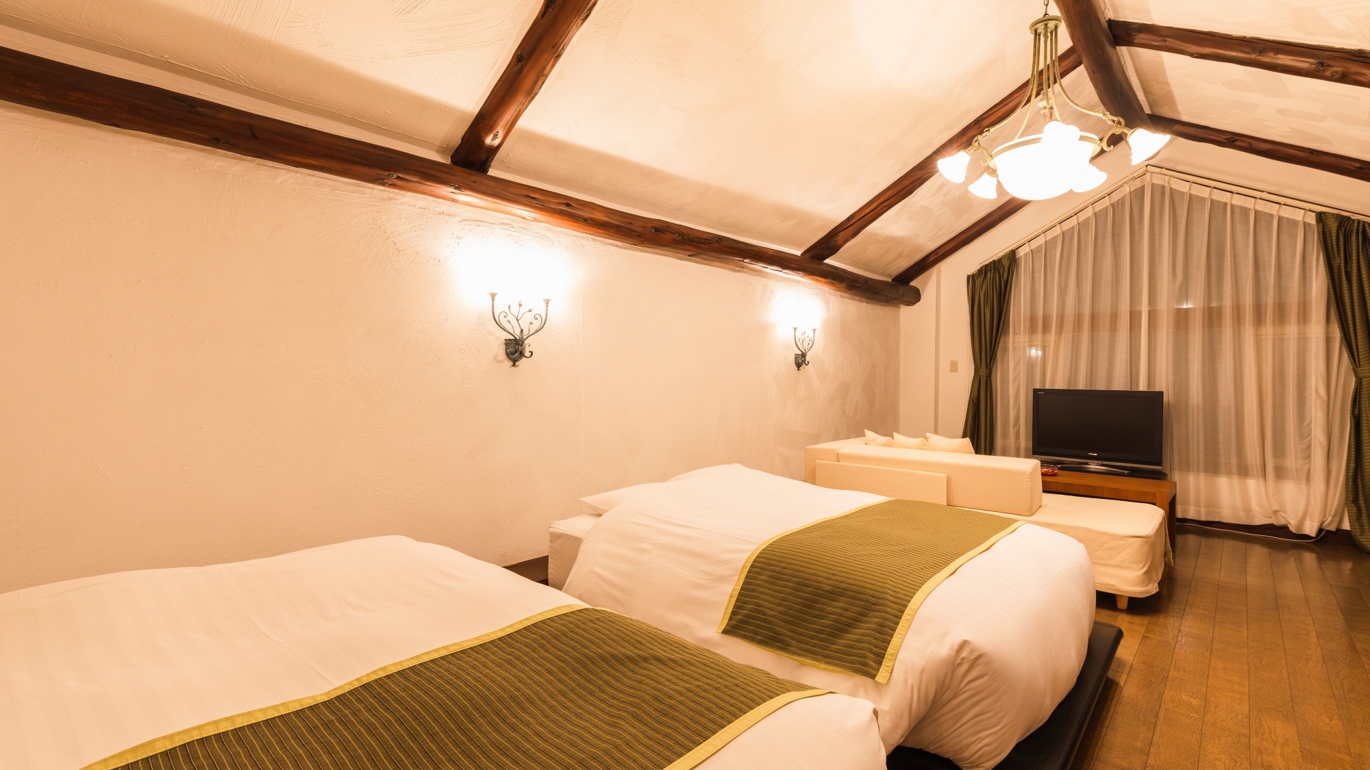[Royal Suite] The bedroom on the 2nd floor is equipped with a Simmons bed designed for the best sleep.