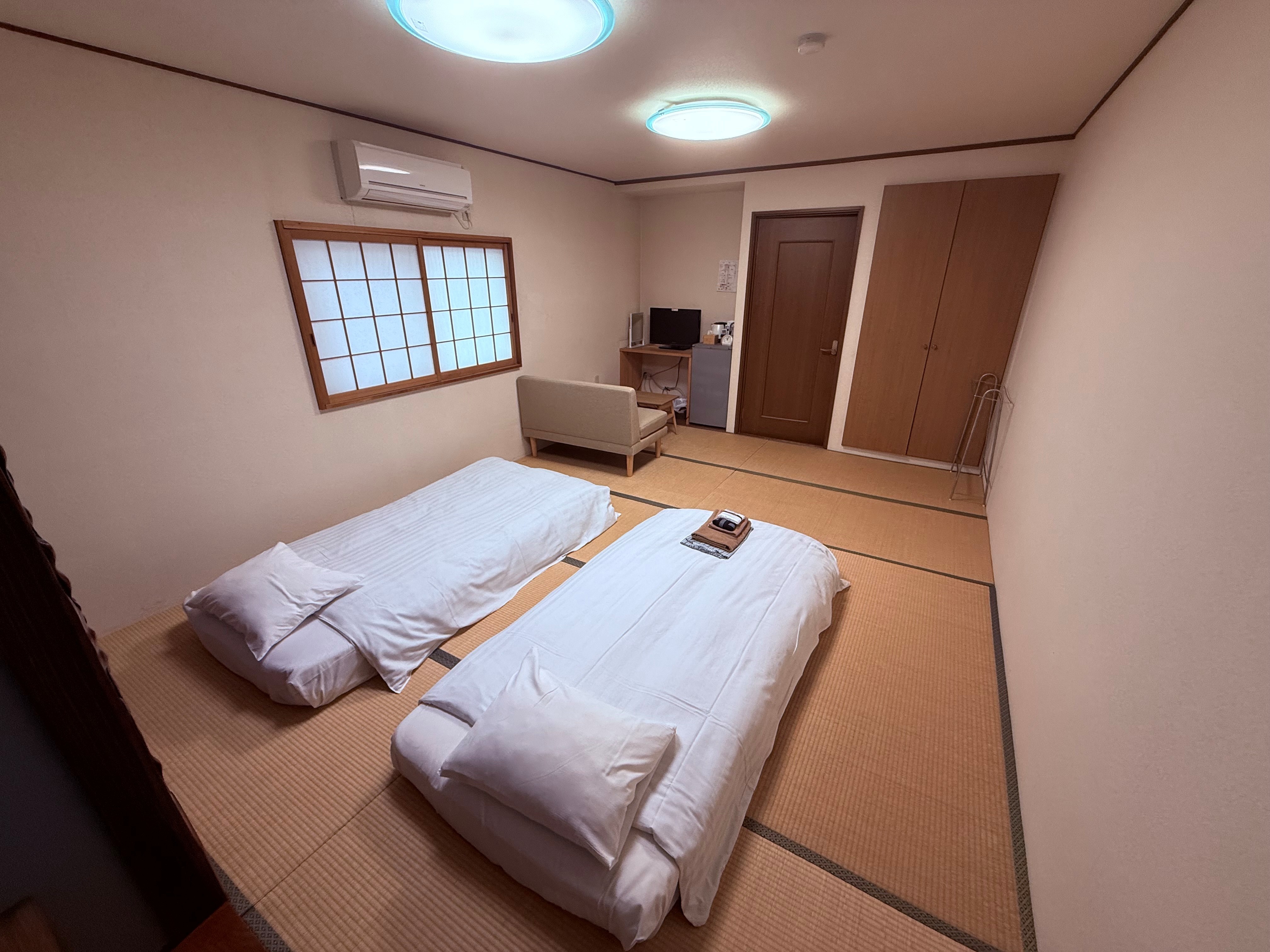 10 tatami Japanese-style room