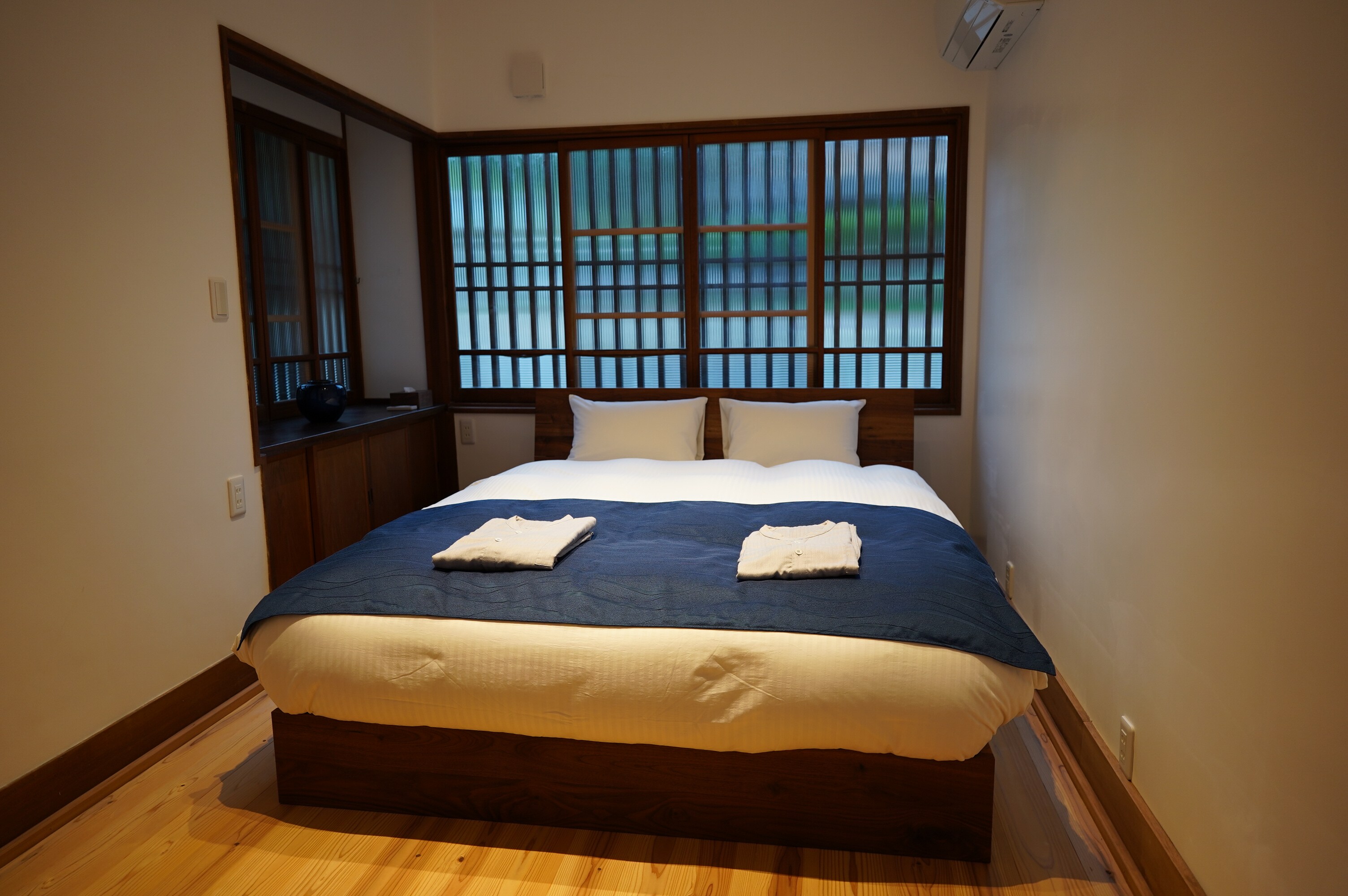 Storehouse (1st floor bedroom)