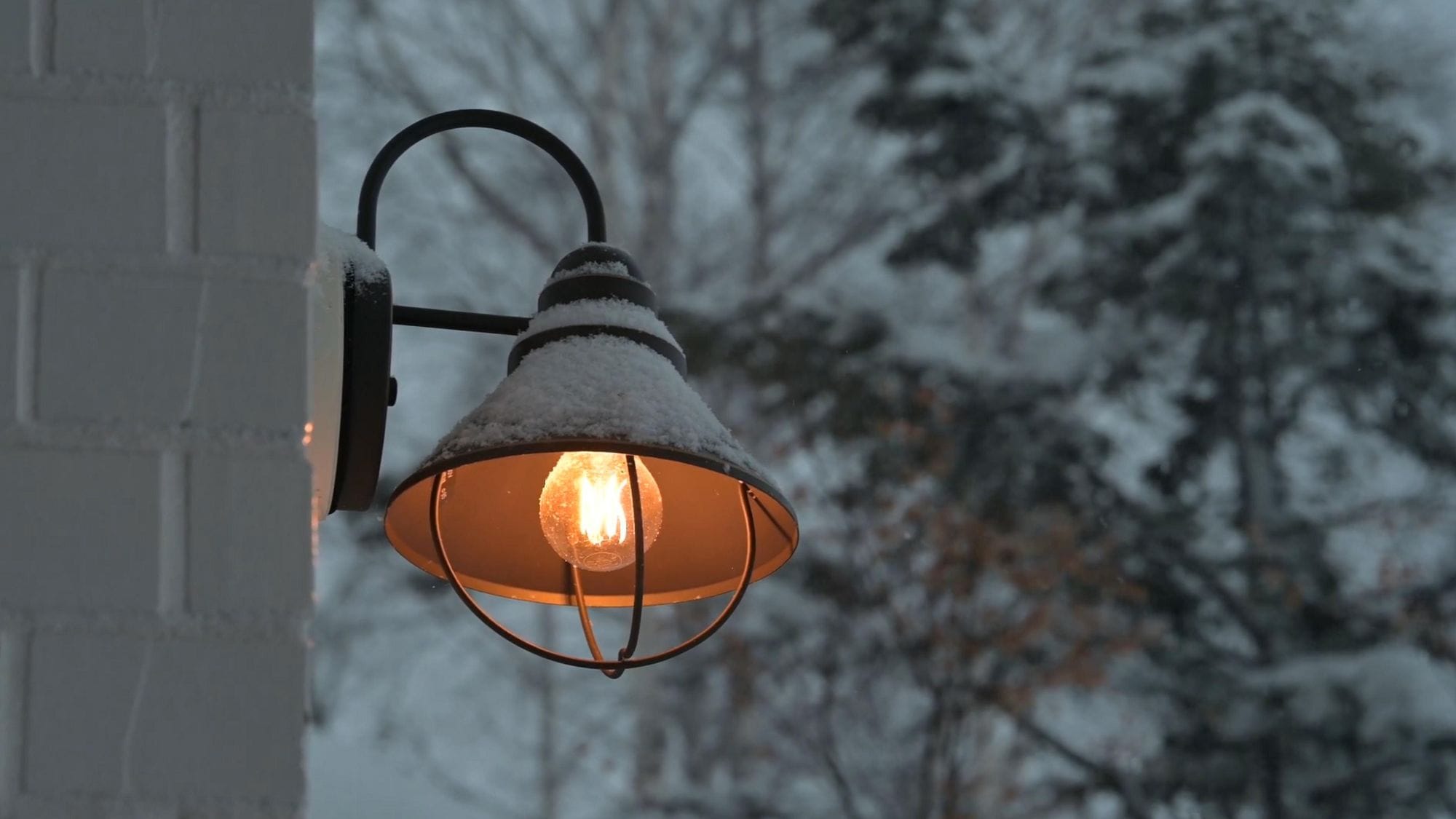 □冬季，廣闊的雪坡可以作為滑雪的完美大本營。