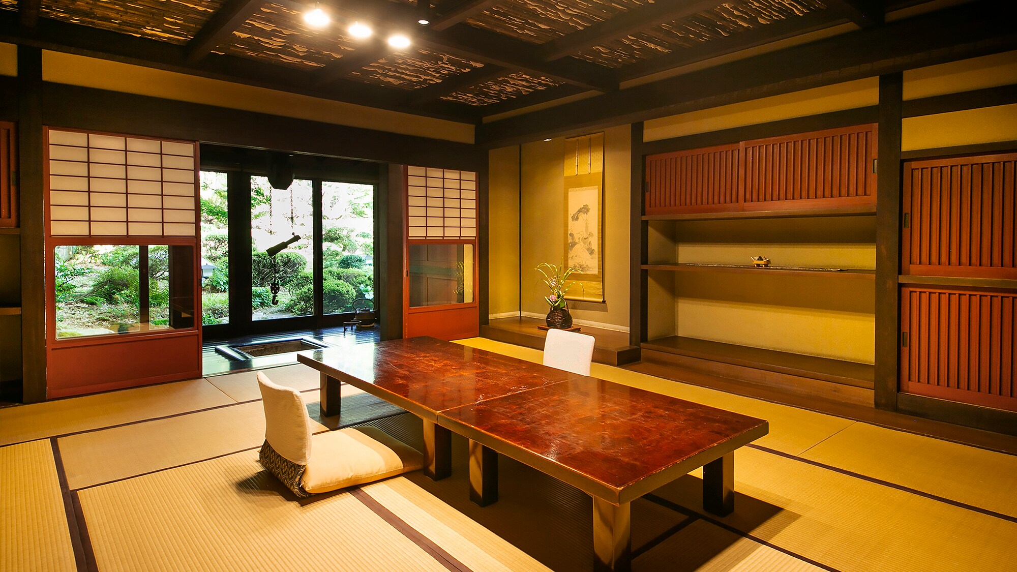 [15 tatami Japanese-style room] Japanese-style room + veranda with hearth / No bath or toilet.