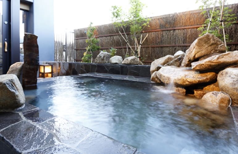 ◆天然温泉大浴場　露天風呂【男性】　※横長