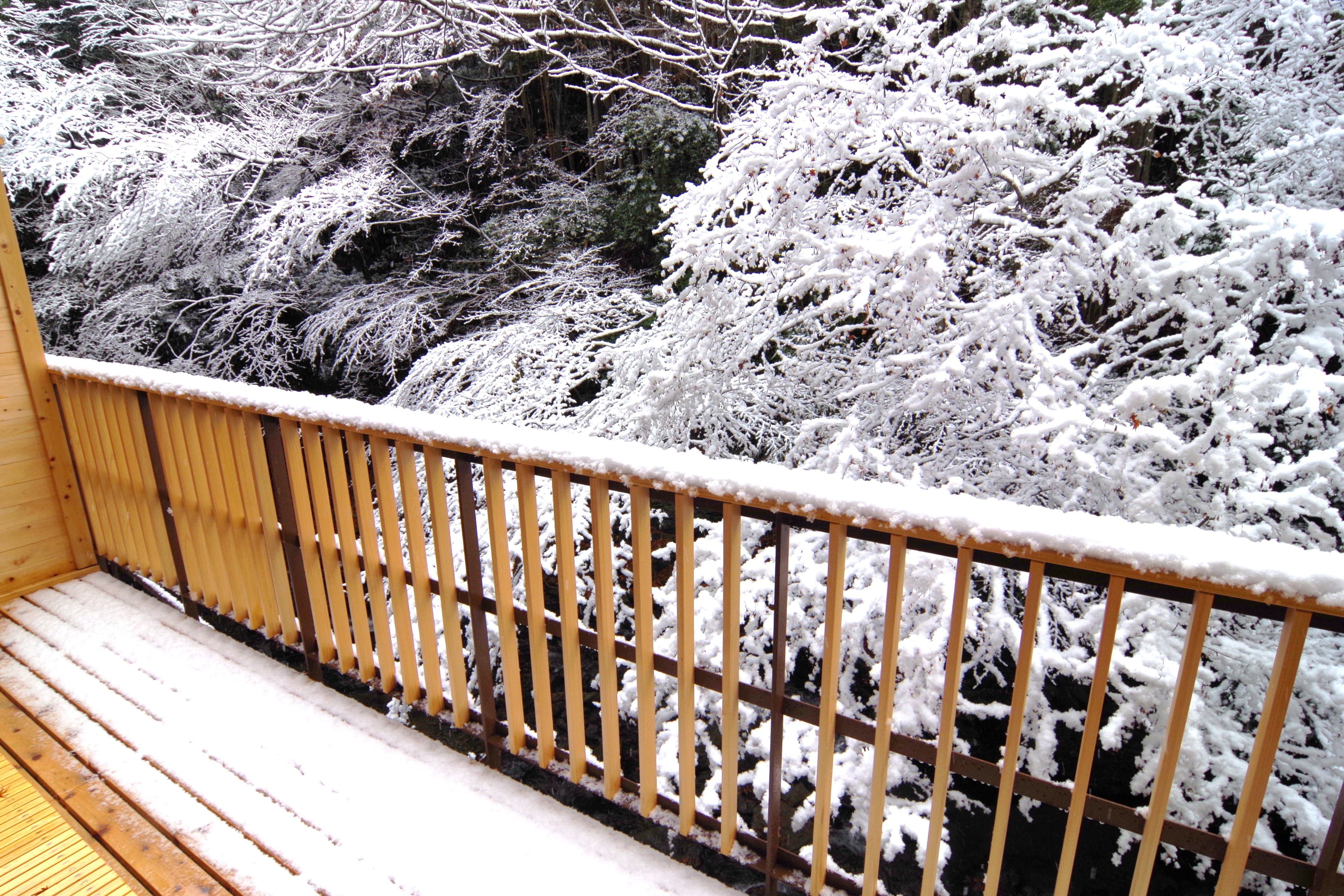 Snow riverbed deck