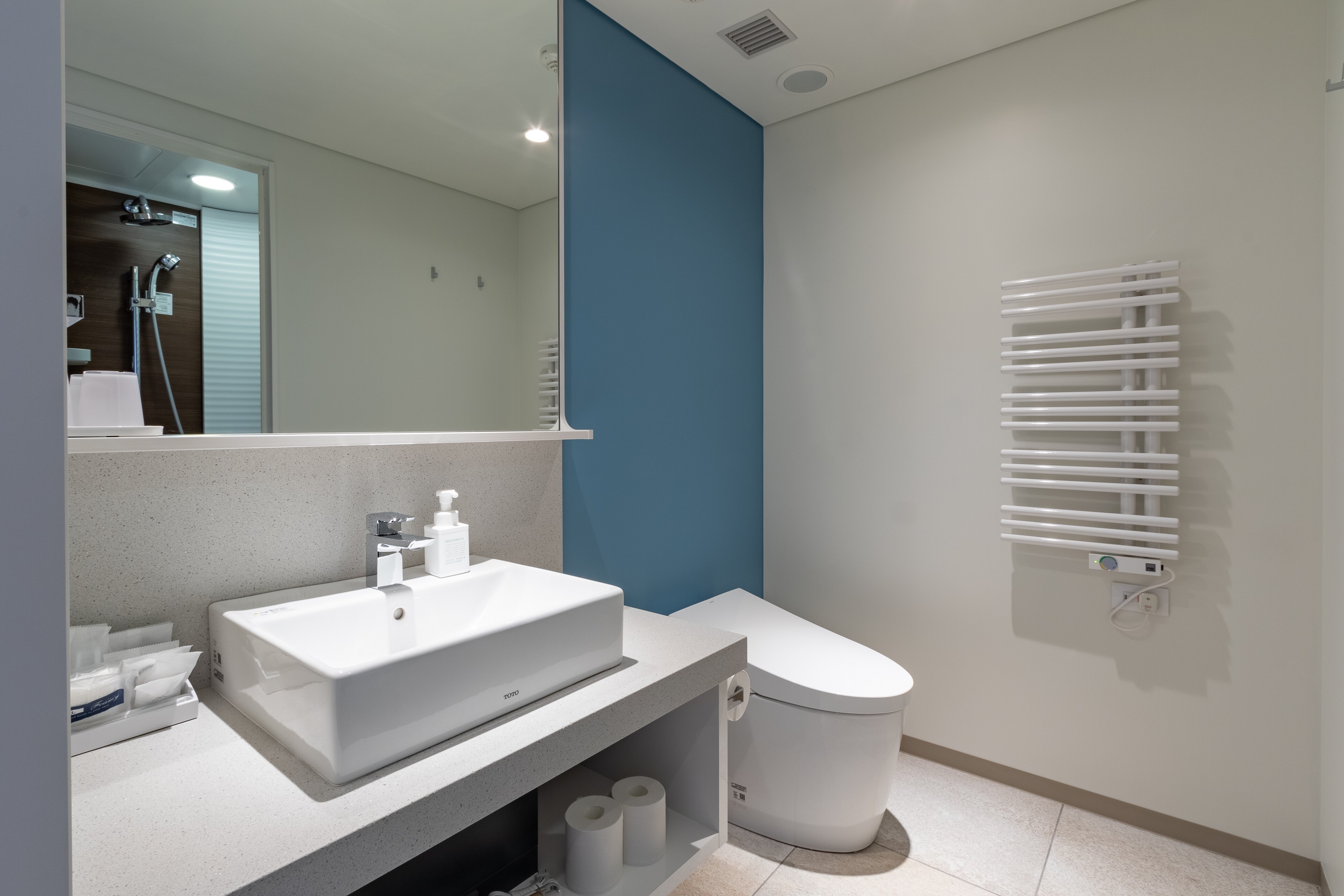 Studio Room Premium Shower Room