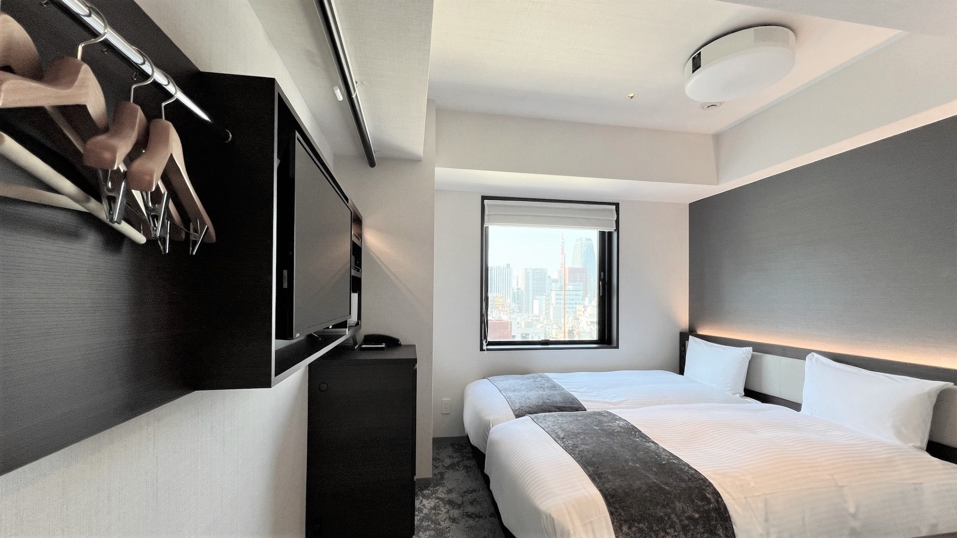 Compact twin room (15m², 2 beds 92cm wide)