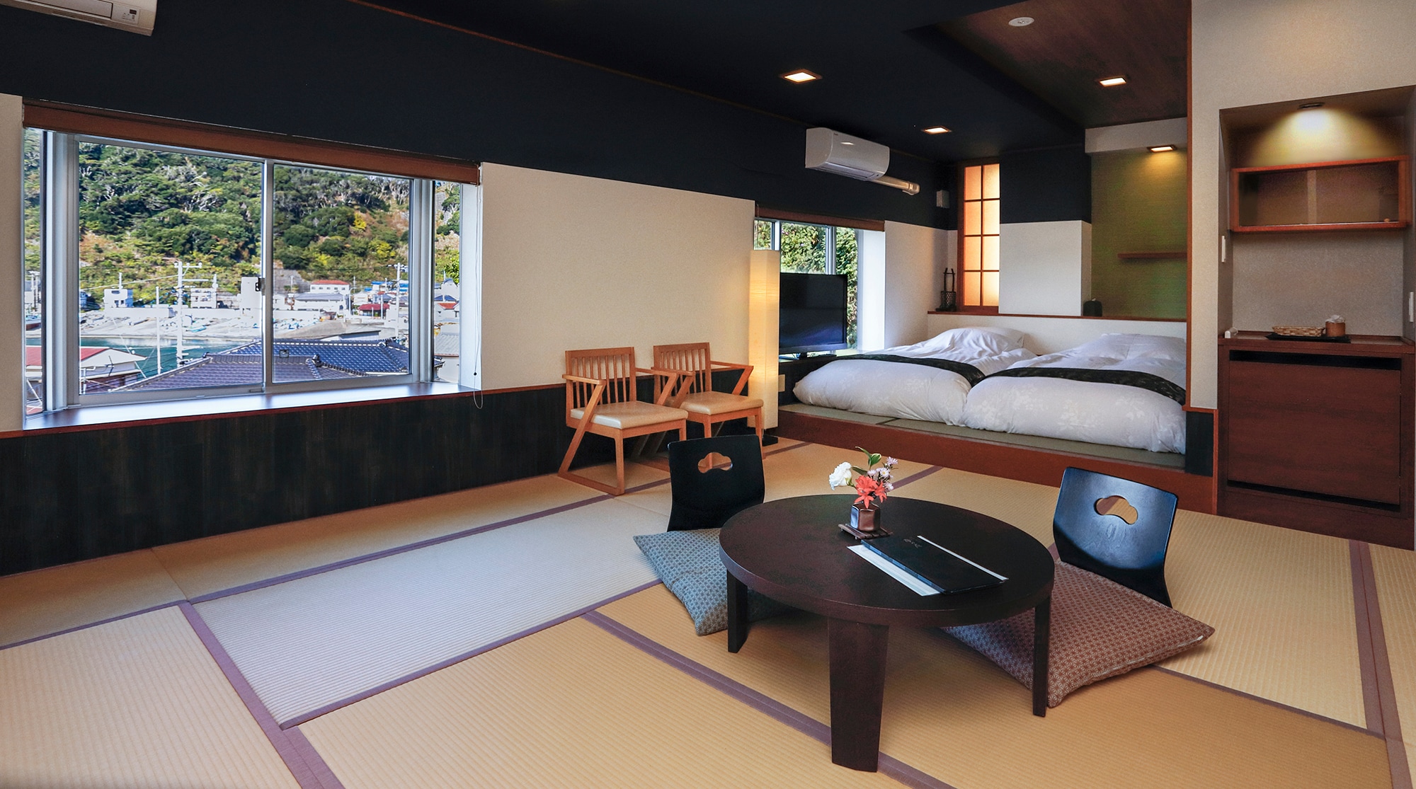 Kamar bergaya Jepang-Barat di sisi pelabuhan Umikyo/Umihotaru (dengan bilik pancuran)