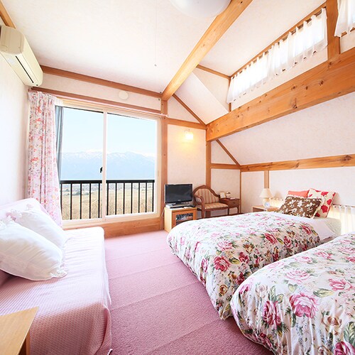 ・ Extra beds will be provided for 3-4 people.