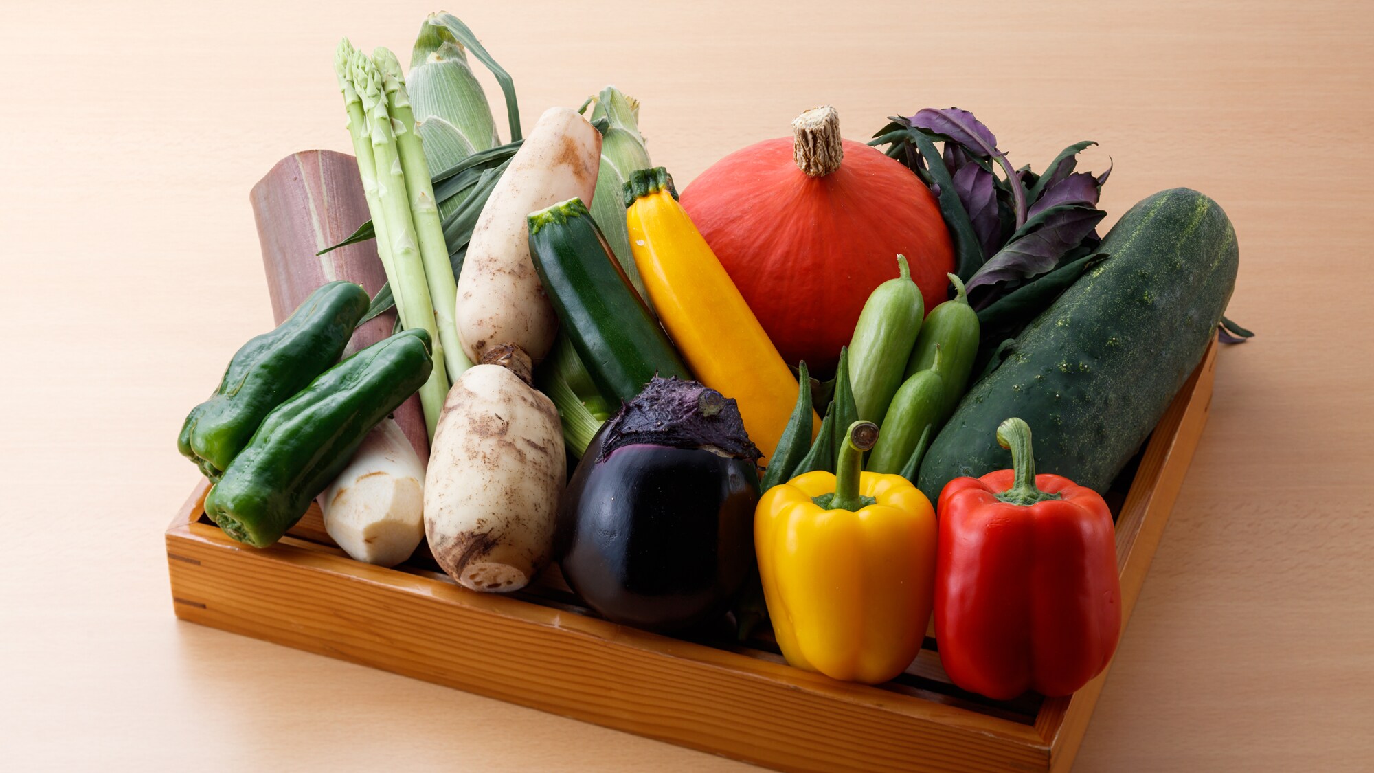 An example of ingredients (we use plenty of Kaga vegetables and summer vegetables in our dishes)