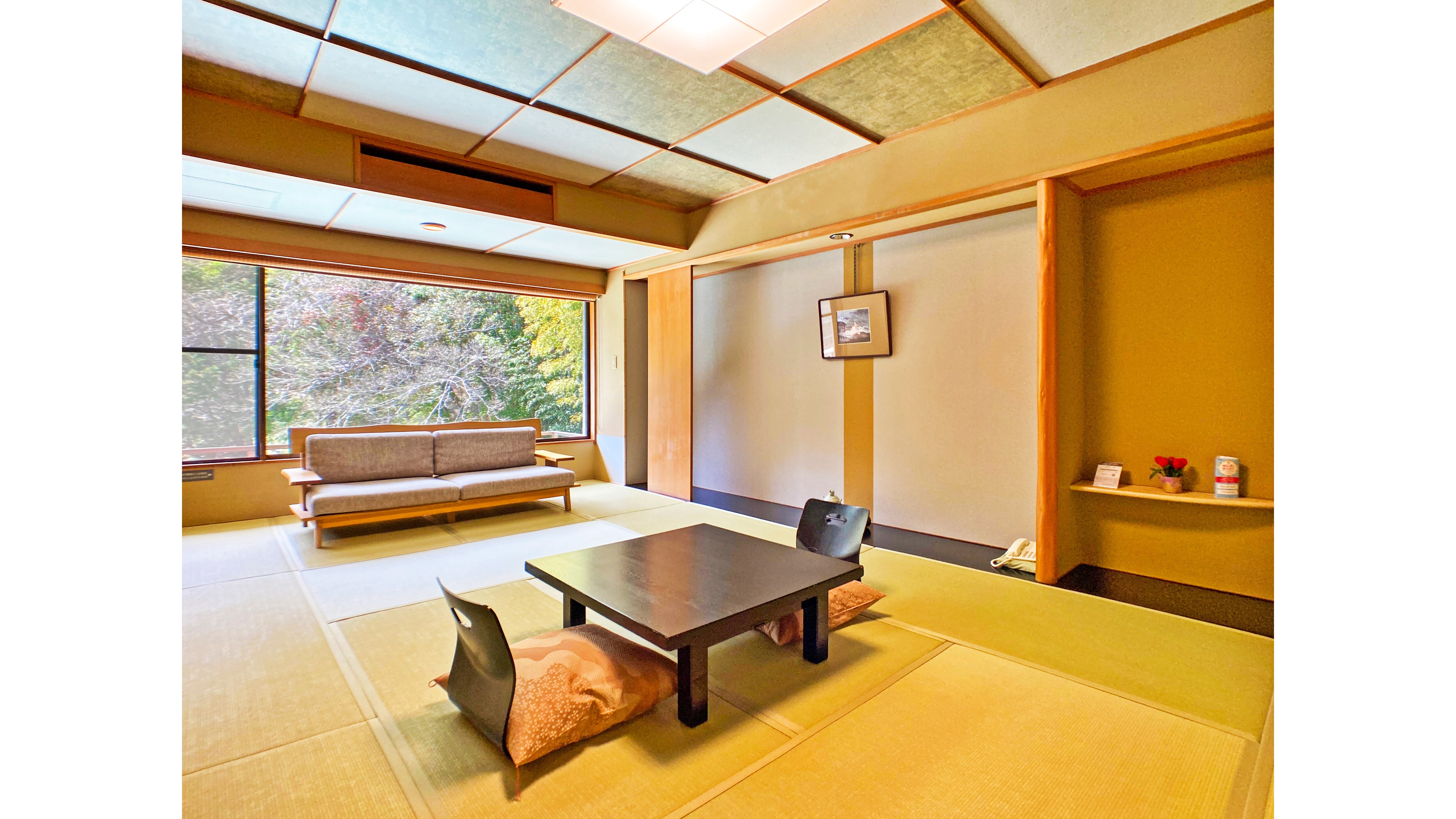 Corner room Japanese style room 14 tatami mats (with bath and toilet) Non-smoking