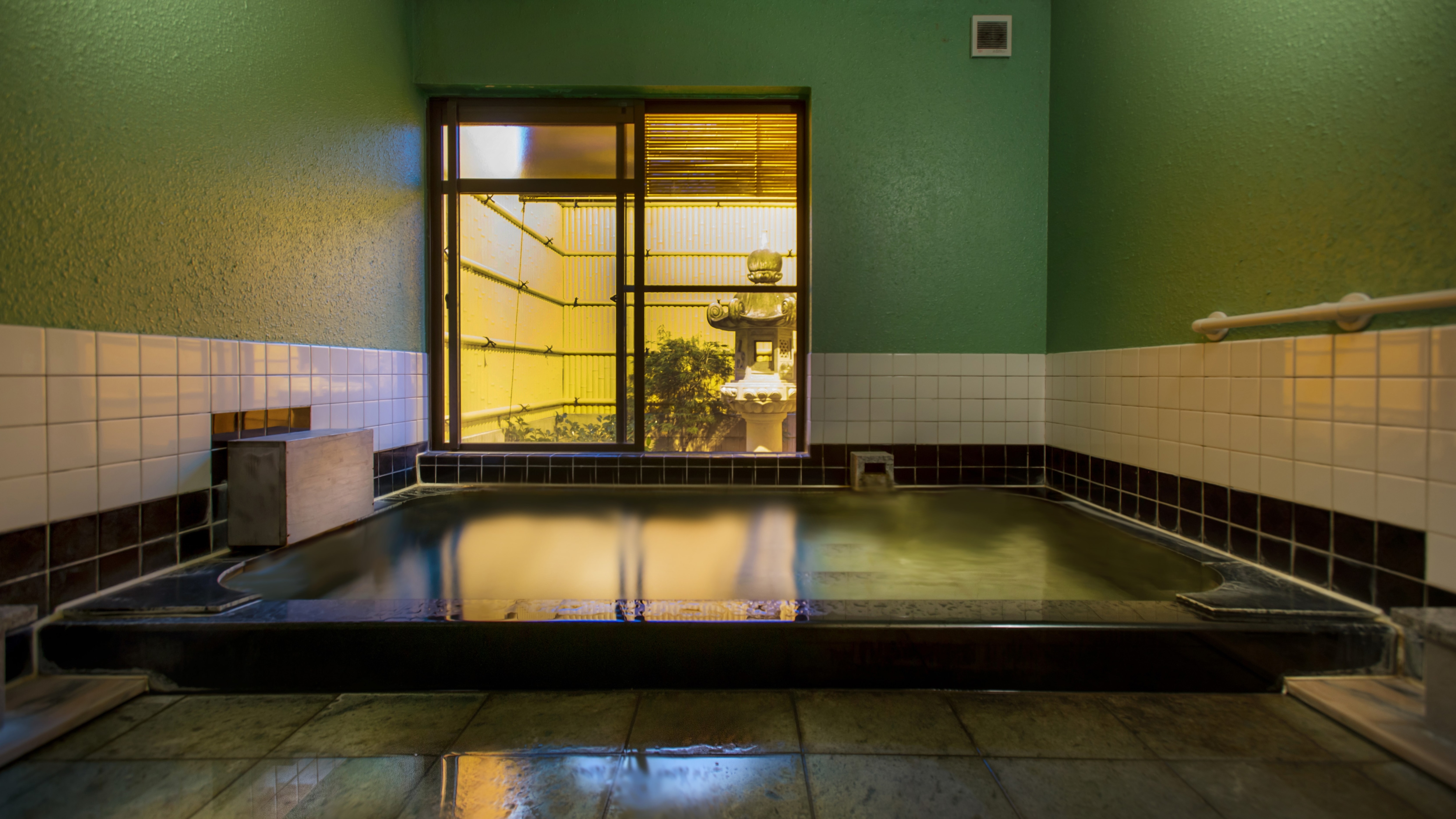  [Tắm] Tận hưởng Kizu Onsen tự do, suối nước nóng lâu đời nhất ở Tỉnh Kyoto. Suối nước nóng đơn giản sẽ làm ấm bạn ngay lập tức.