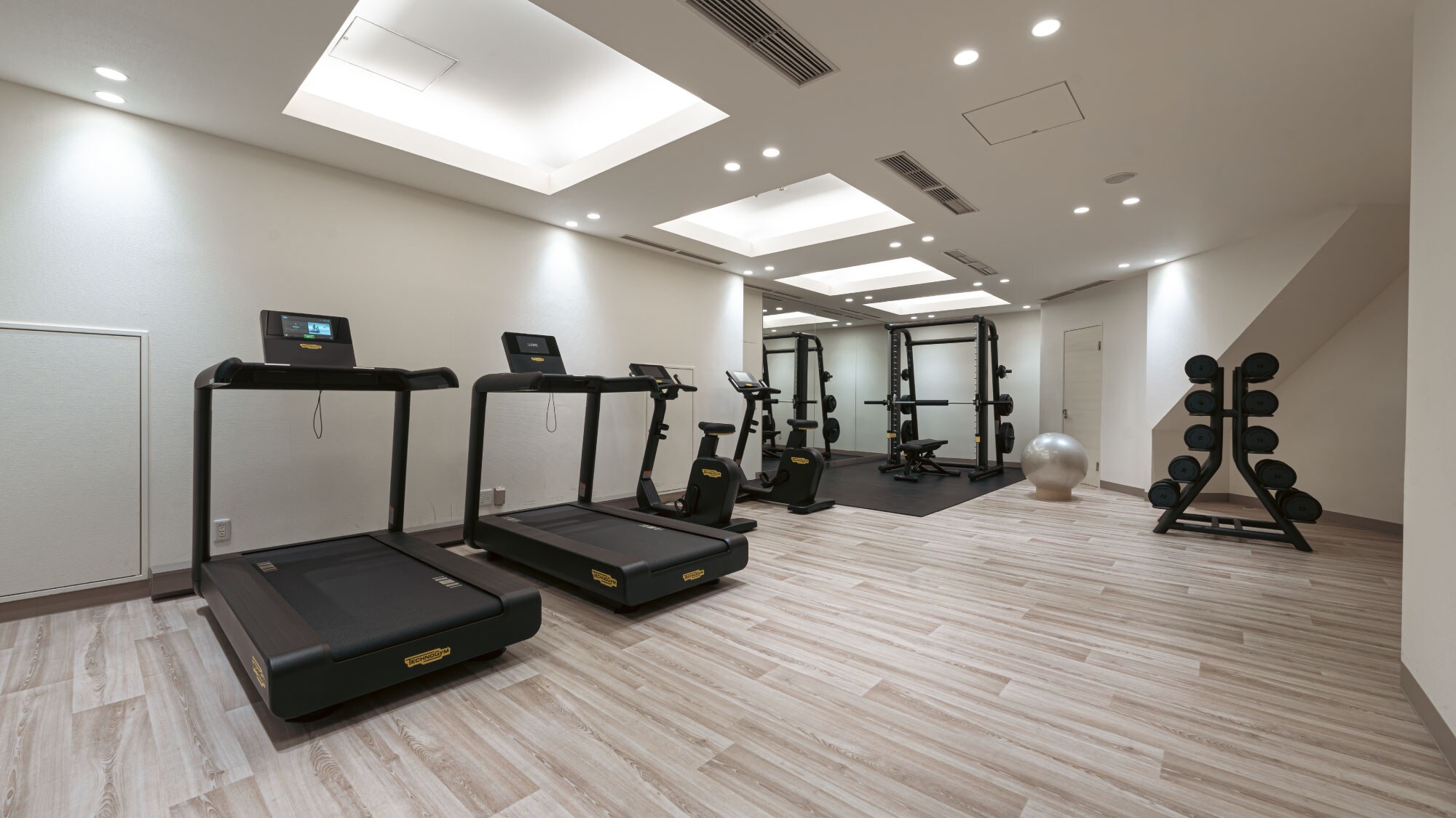 2nd floor fitness room (fee required *Free for guests staying on the club floor)