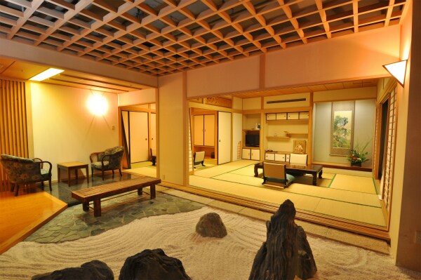 An example of a special room: Rock bath "Heian"