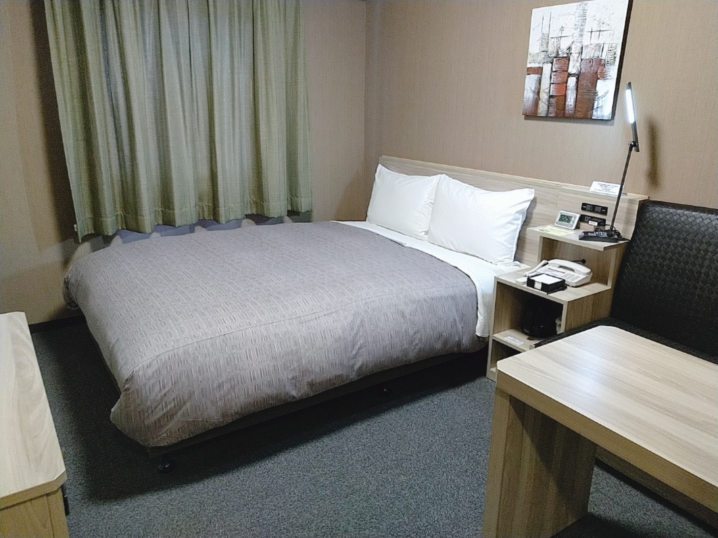 Standard semi-double room