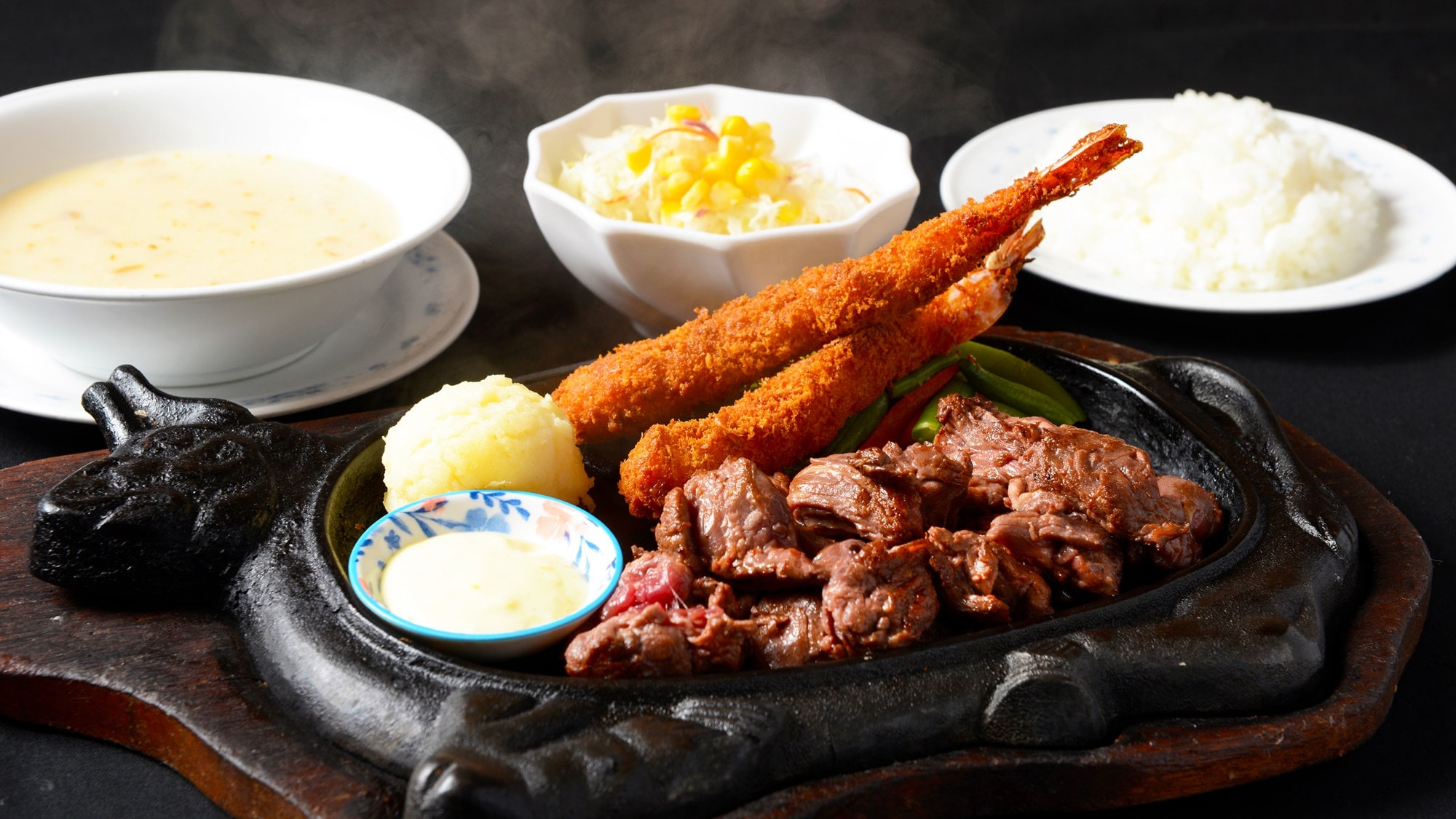 [Steak House 88] Cut steak and fried shrimp set