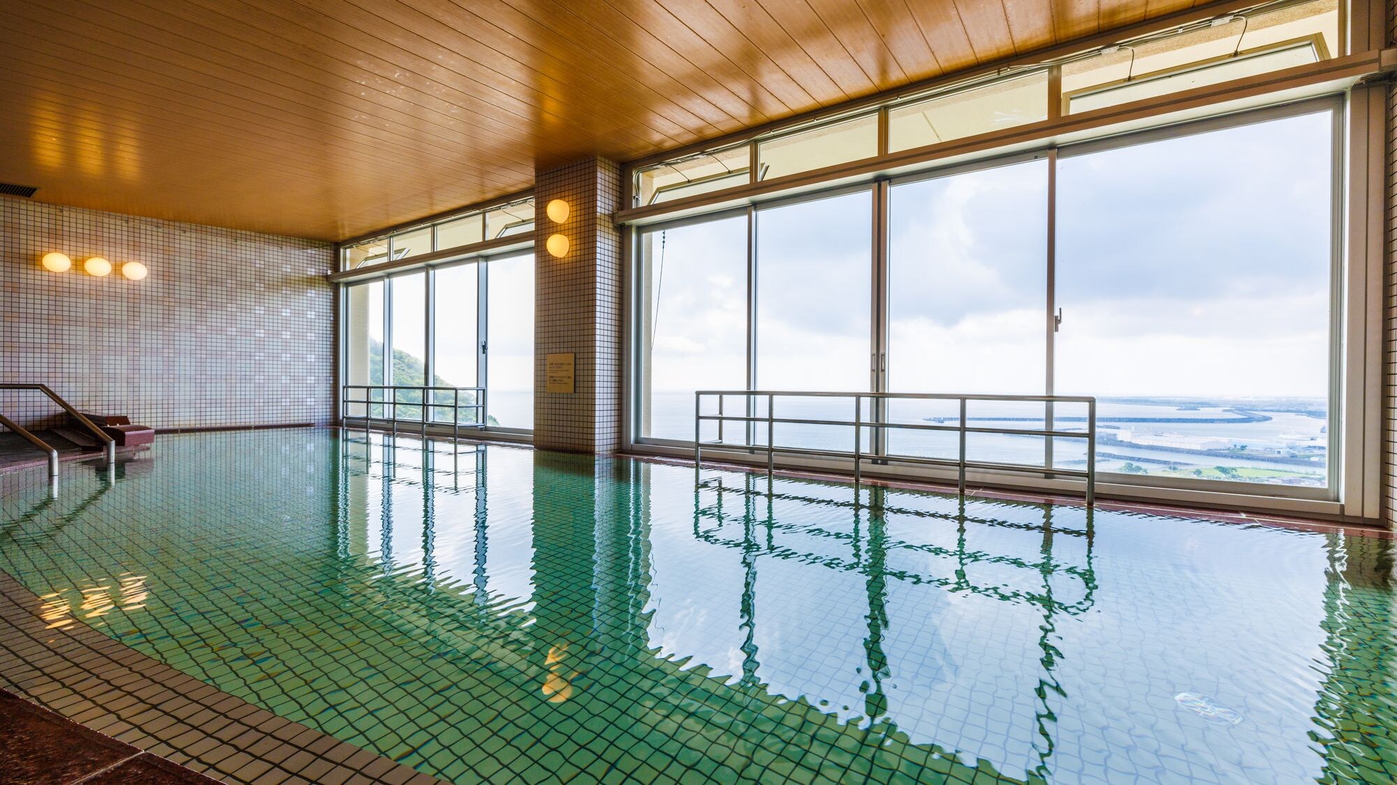 Large public bath with a view on the top floor