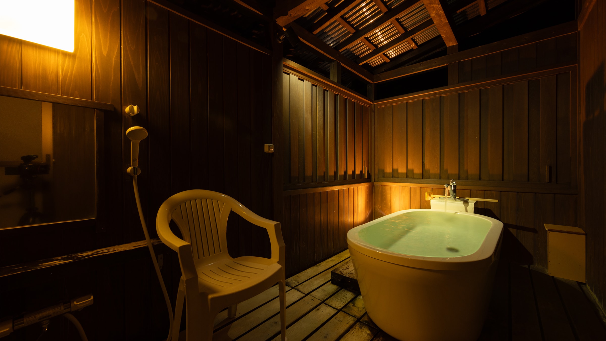 <Directly flowing from the source> Guest room with open-air bath [Byakuran-iro] 8 tatami mats