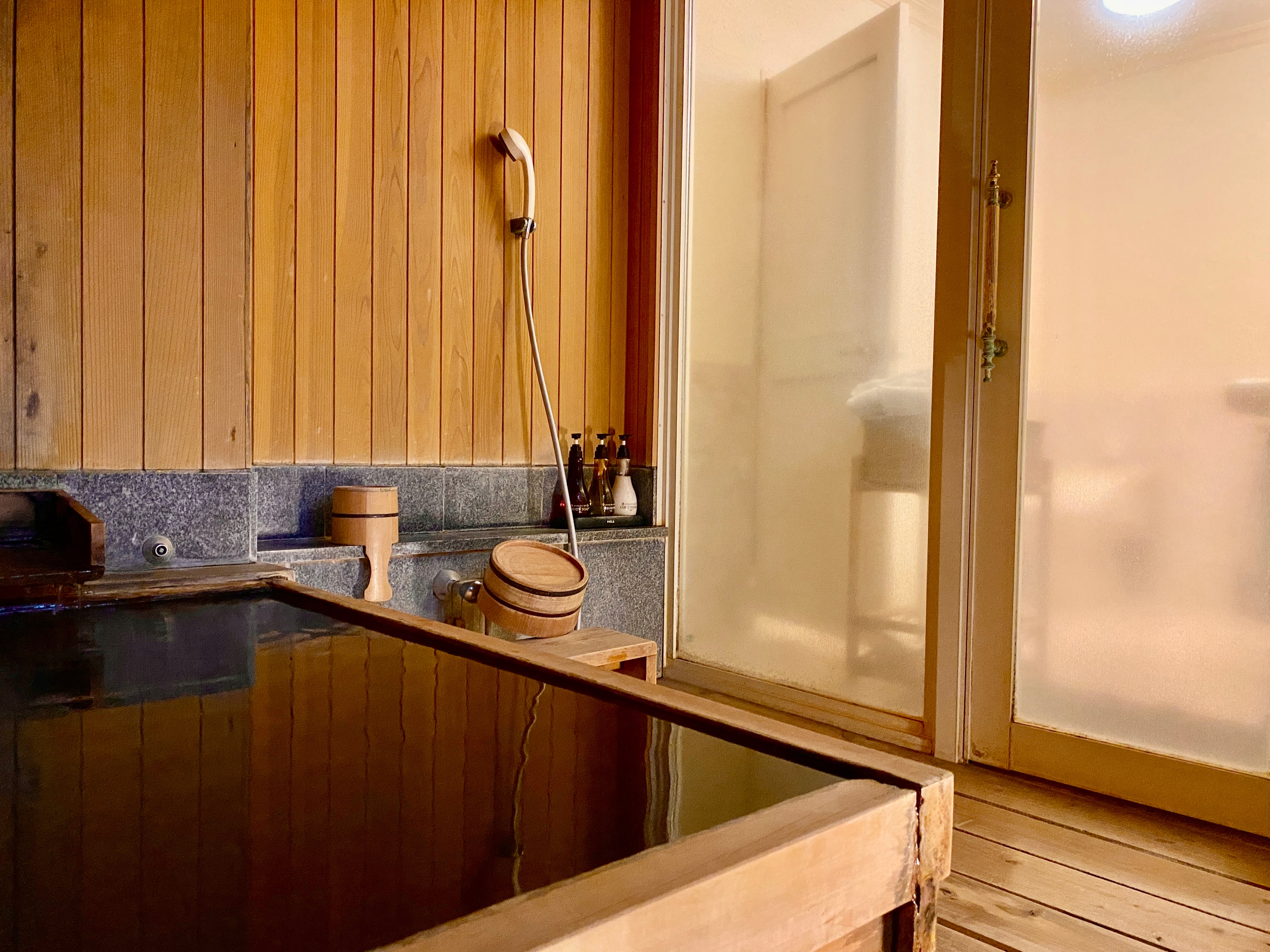 [Zabō] Okinaso Japanese-style room (8 tatami mats + 8 tatami mats) with open-air bath