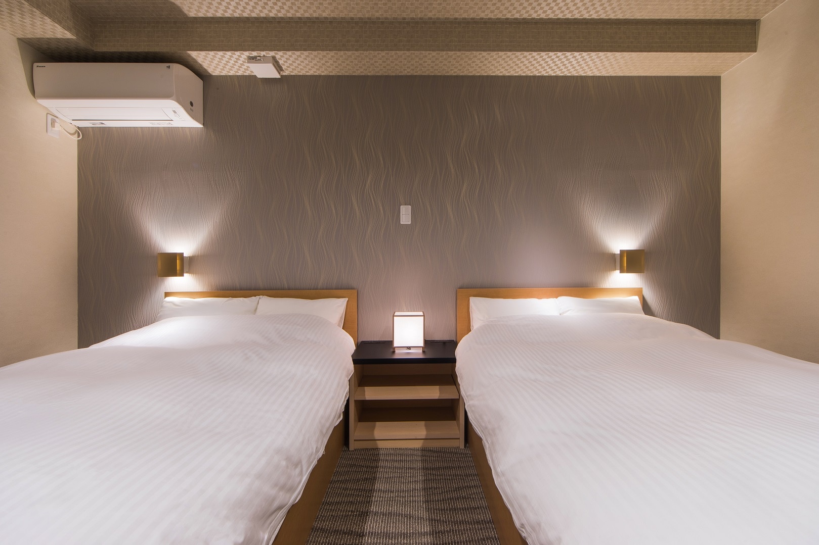 Superior Twin Room (102)