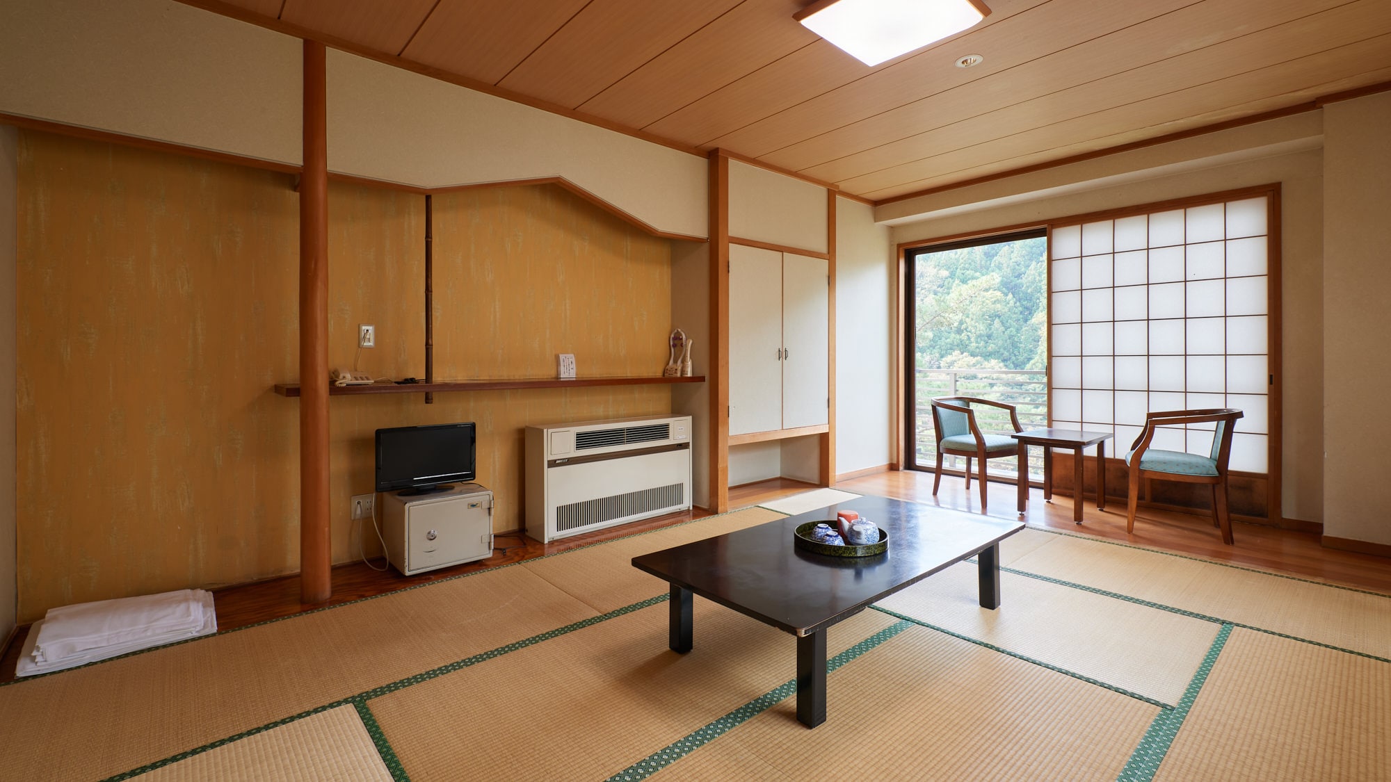 [Non-smoking] Japanese-style room for 1-4 people