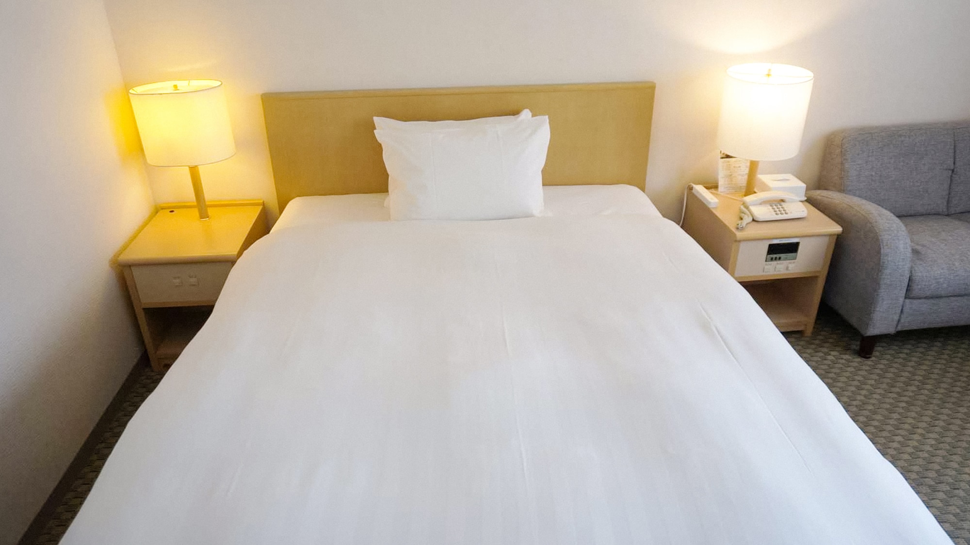 Kamar ganda sedang