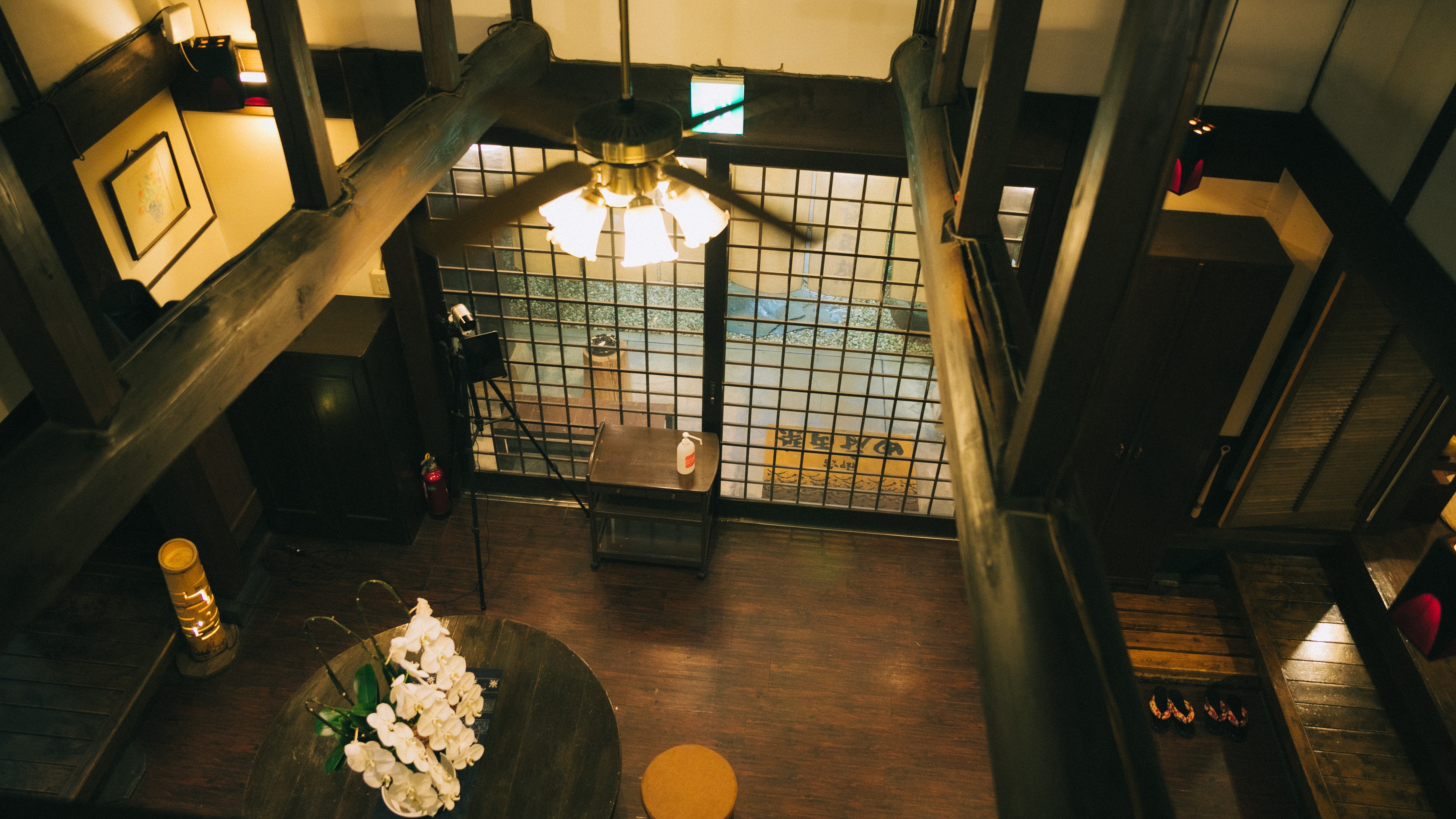 [Inside] Lobby