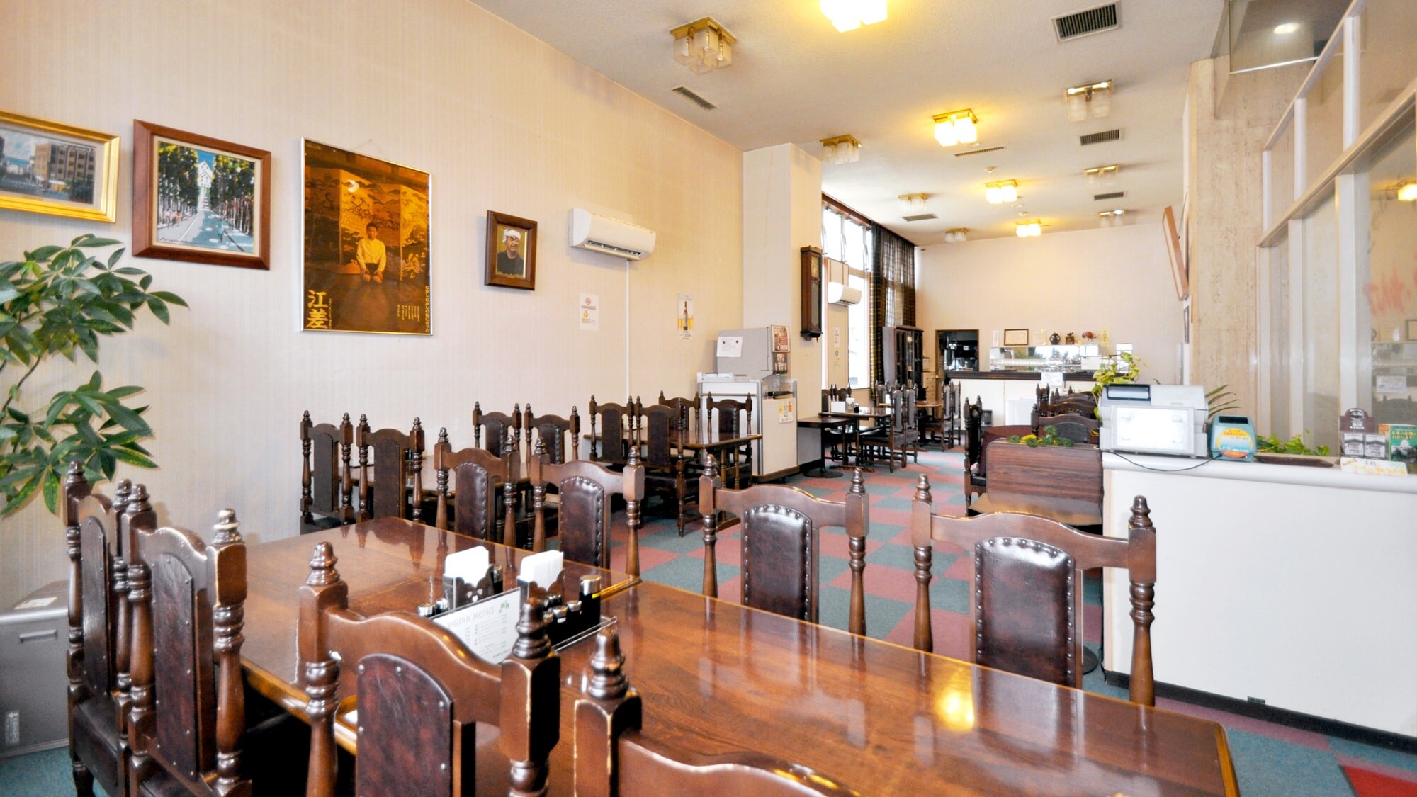 [Restaurant] A modern space with nostalgia. Please click here for meals.