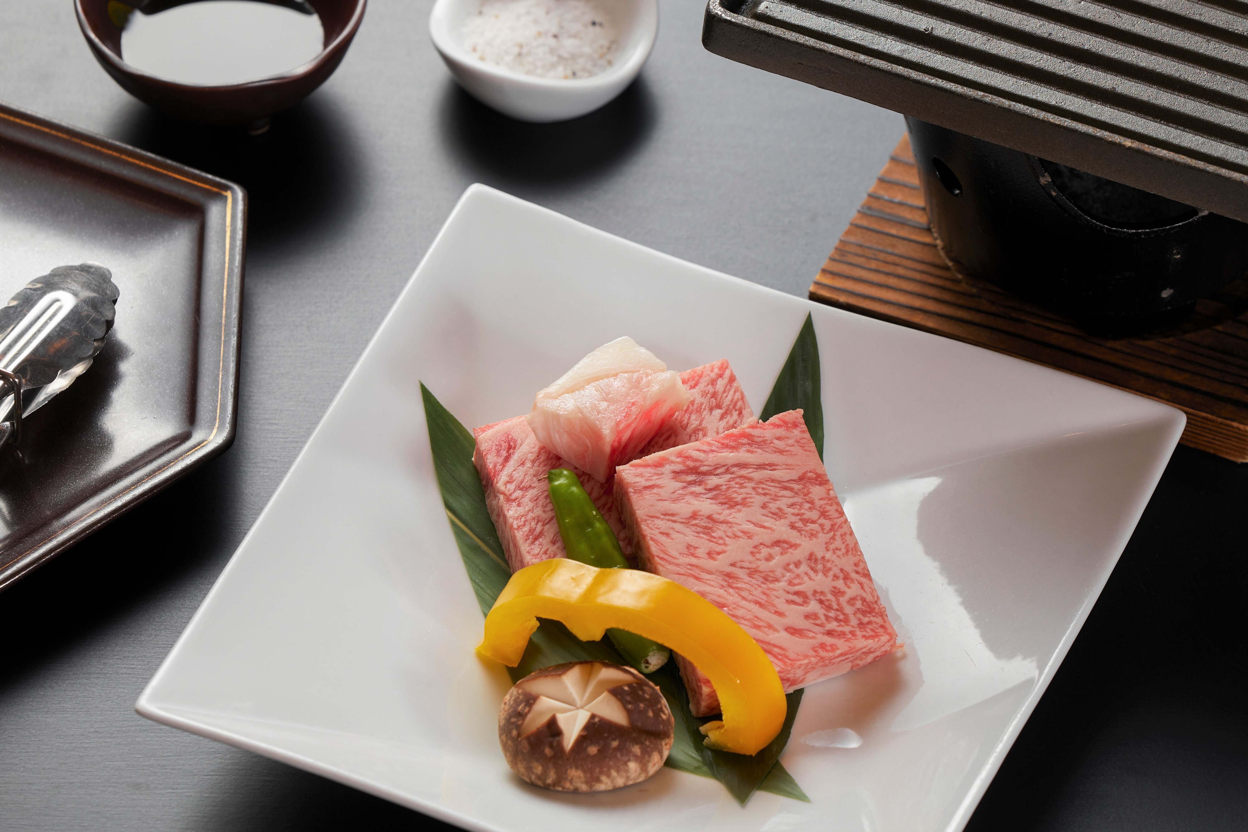 [Steak Kaiseki] We offer teppanyaki of A5 rank Hida beef sirloin steak.