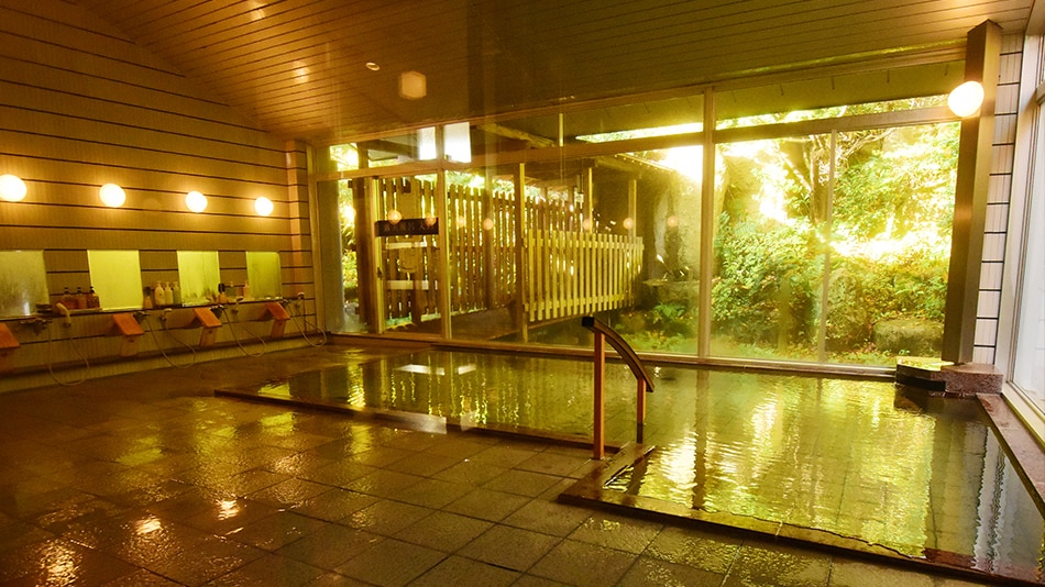 [Facility introduction] The indoor bath is also a radium hot spring