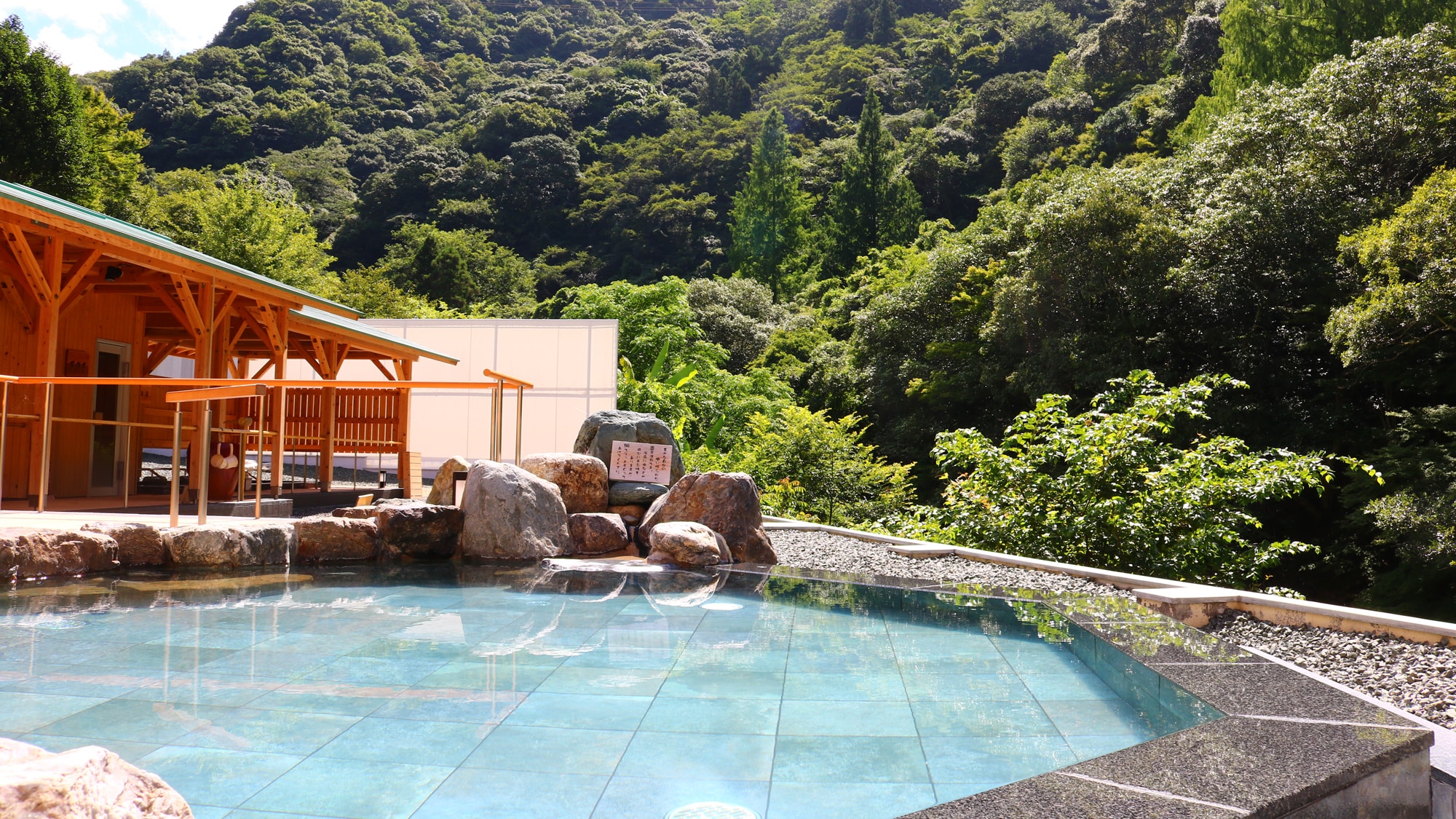 Okudogo Onsen memiliki sumber air panas alami yang dikenal sebagai "Bijin no Yu".